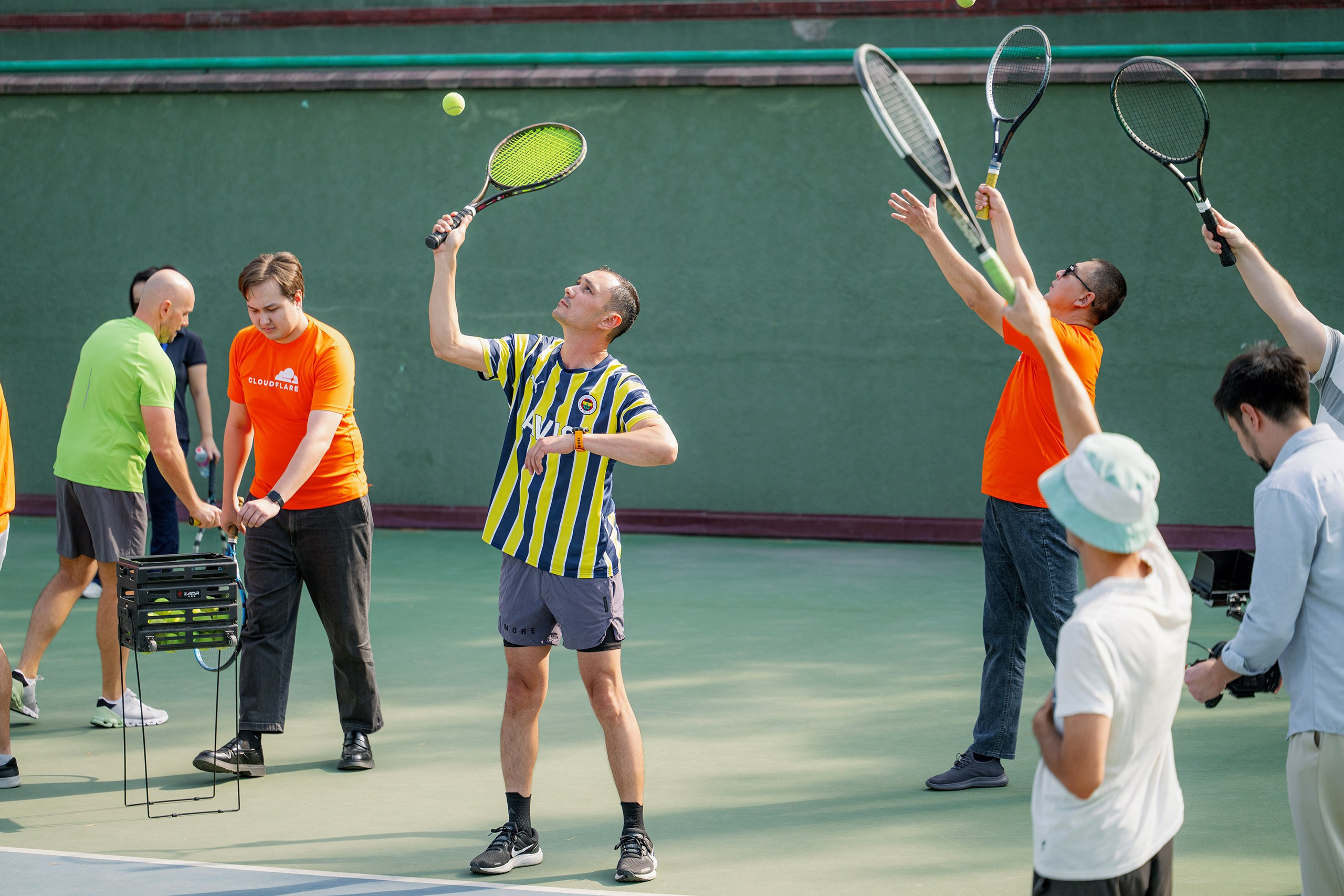 Конференция/Игра в тенис — BakoTech&Cloudfire. Фотограф в Алматы — Алексей Коньков | Репортаж, свадьбы, портреты