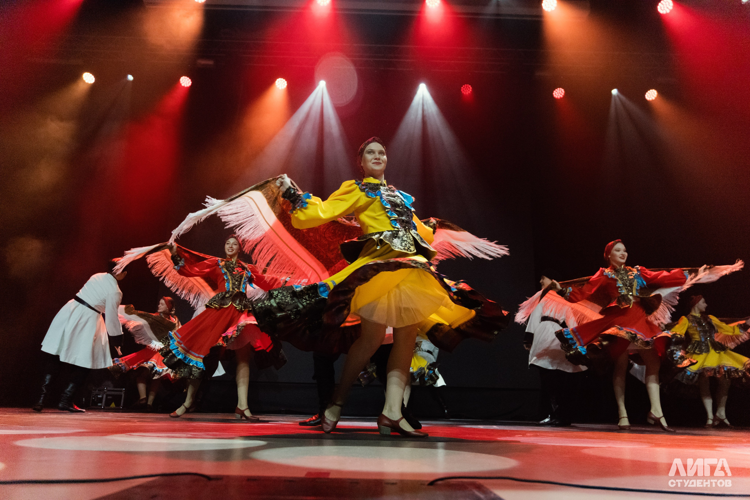 Российская Студенческая Весна 2025. Портретный фотограф в Казани Радомир Заздравных