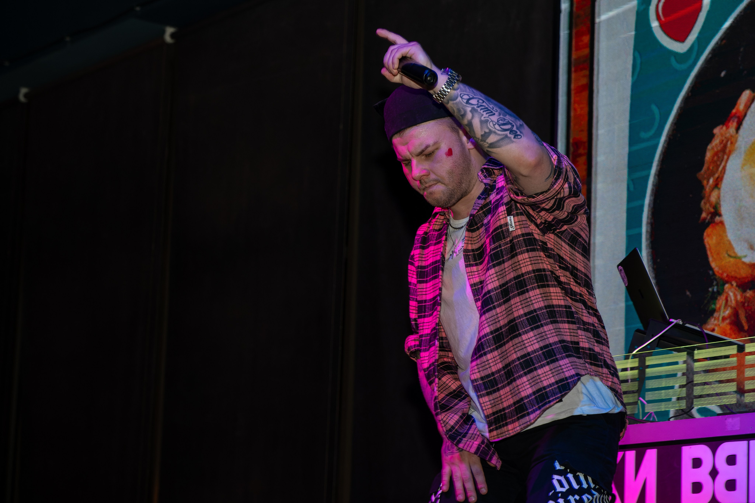 Съёмка в клубе, бар руки вверх, клубная фотосессия. «Студия DRONAVT`s» — видеосъёмка и фотография г. Москва