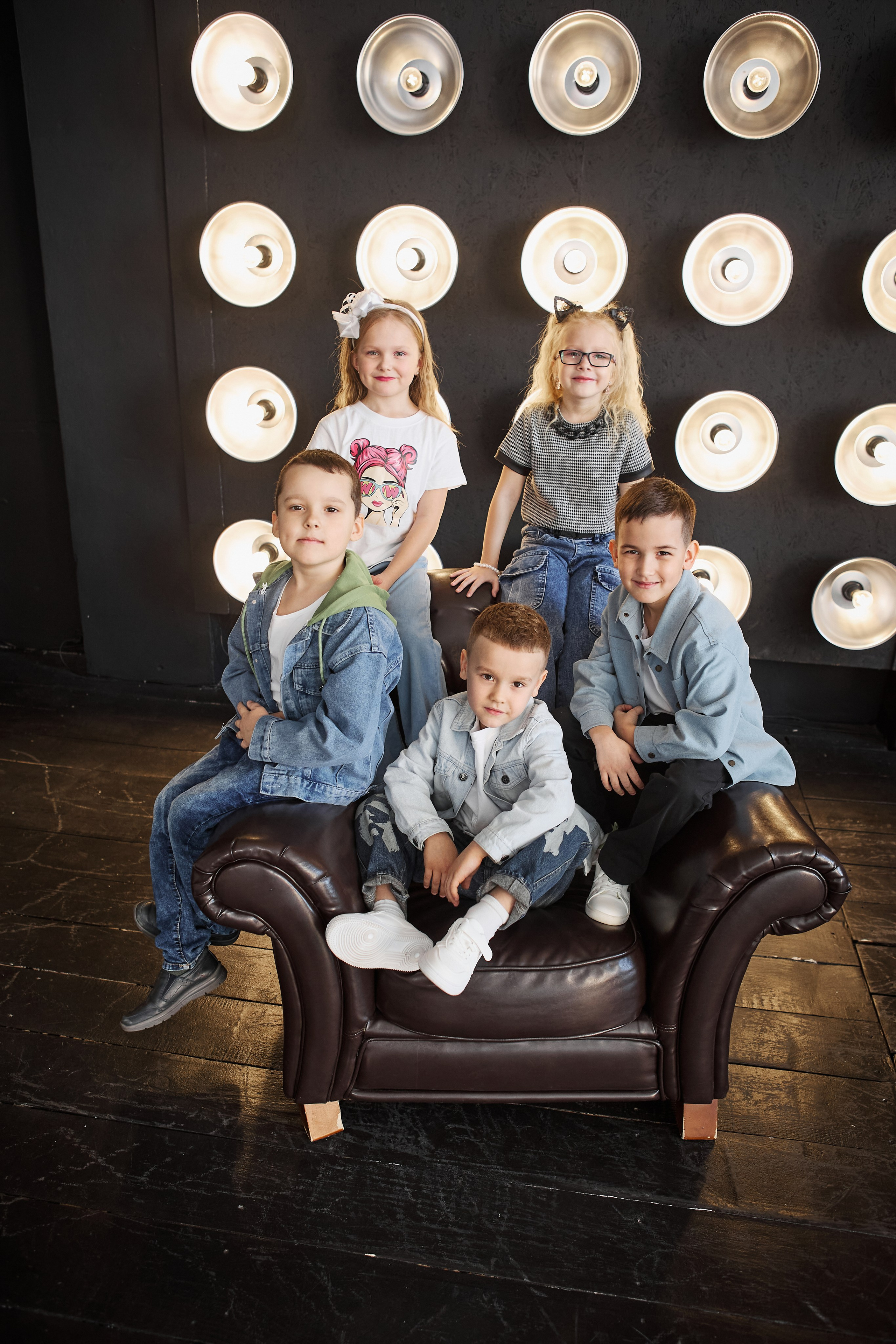 Групповые. Выпускные альбомы в городе Курган для всех