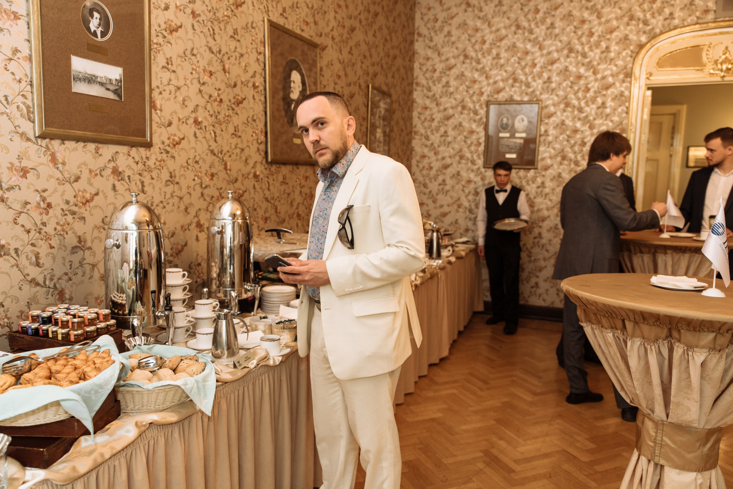 Frontinet_metropol. Антон Гошовский - свадебный и семейный фотограф в Москве и Крыму