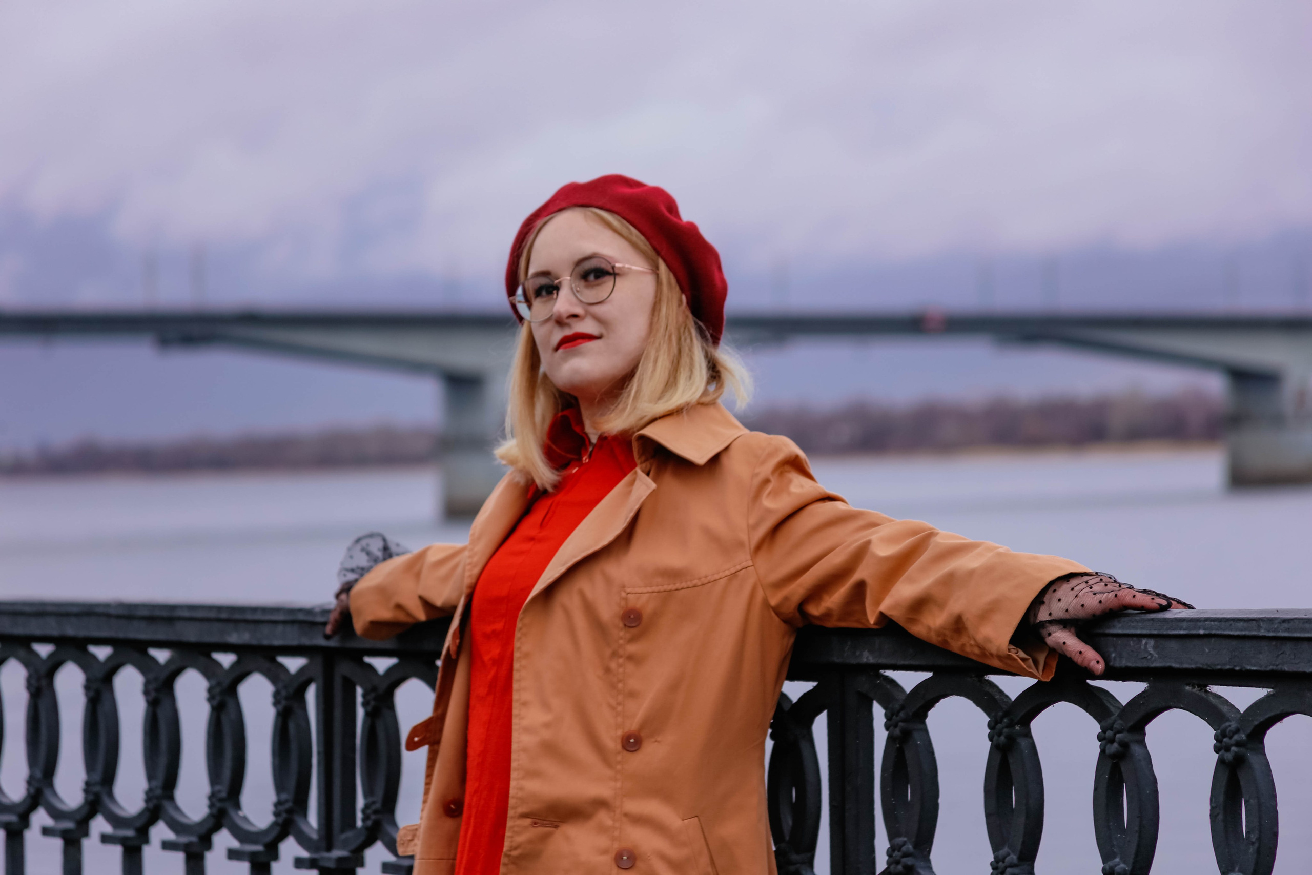 Маша на набережной. Фотограф Пермь. Фотосессия в фотостудии Перми и на свежем воздухе