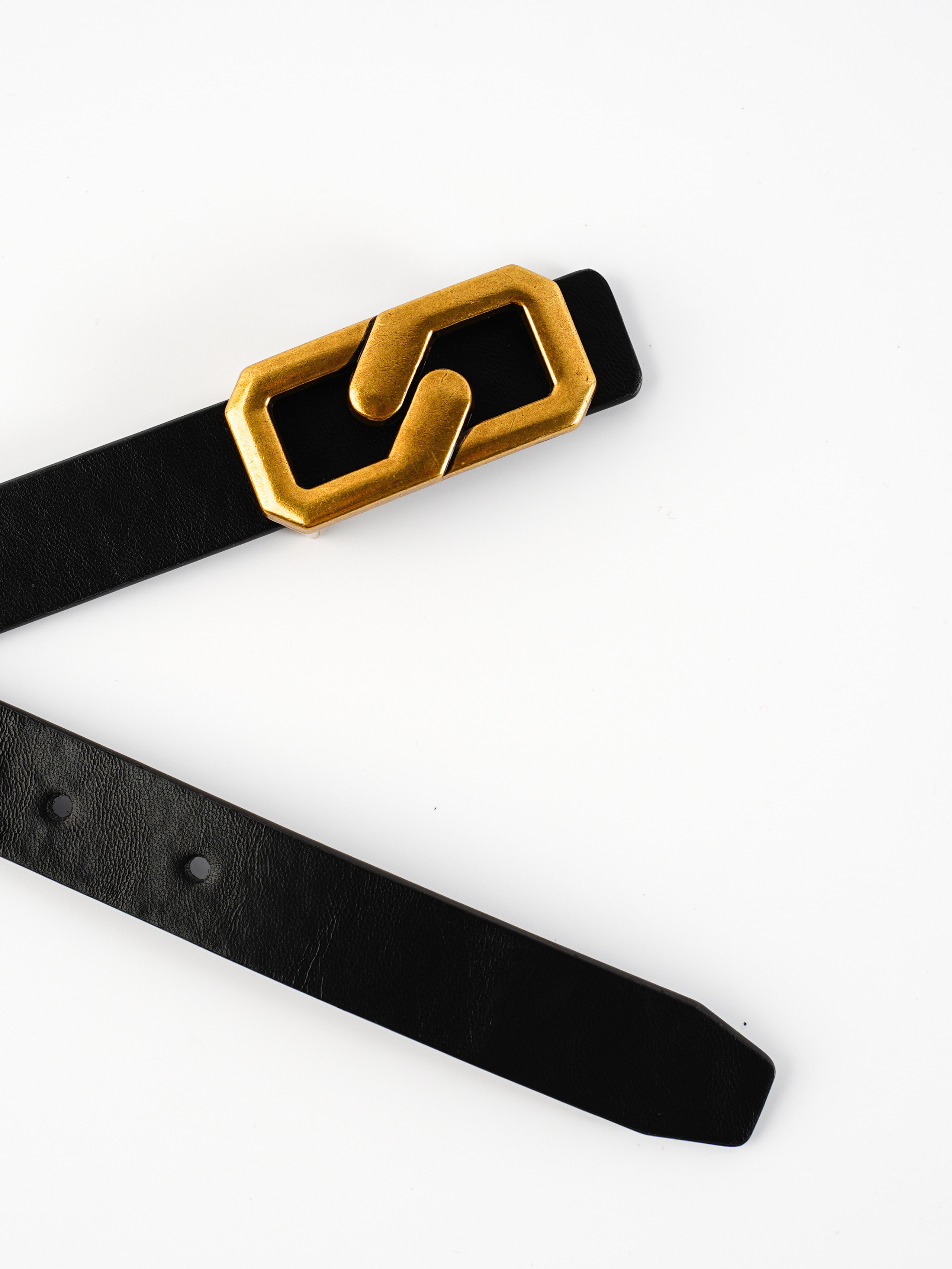 Съемка ремней для маркетплейса. Портретный фотограф в Москве Анастасия Шагирова