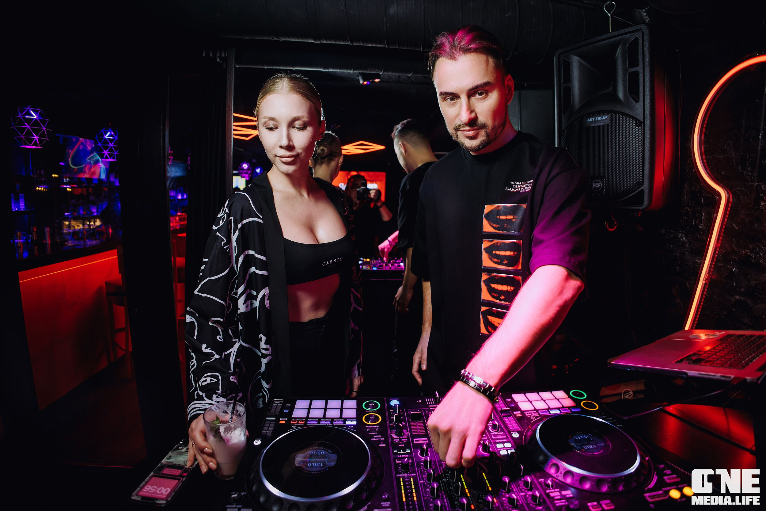 Фоторепортаж из бара Secret. One Media Life: фоторепортажи, фотоотчеты с мероприятий и заведений