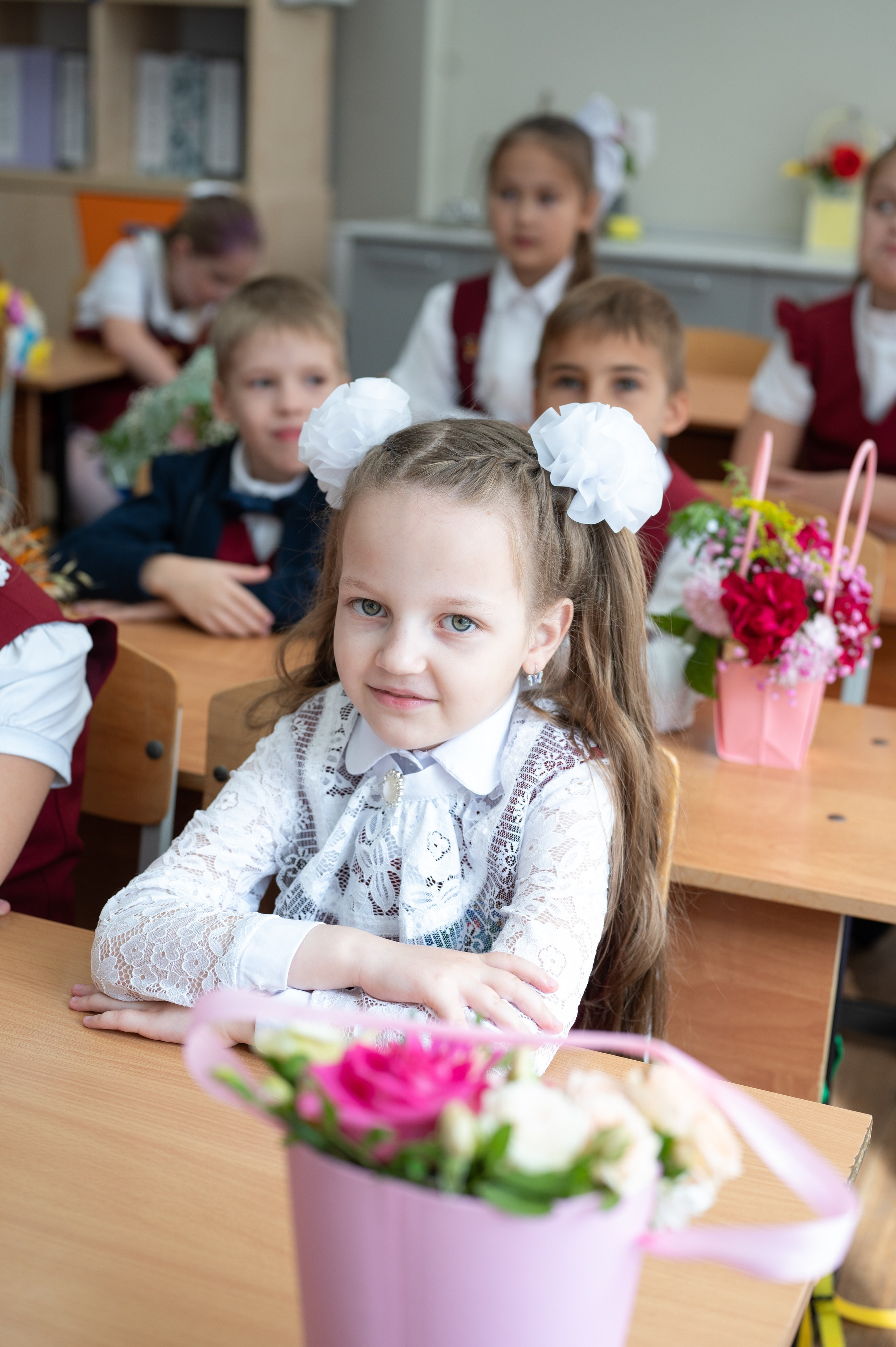 1 сентября 16 гимназия 2 класс (линейка + в классе+ на улице). Фотограф новорожденных, семейный детский в Тюмени Татьяна Морозова