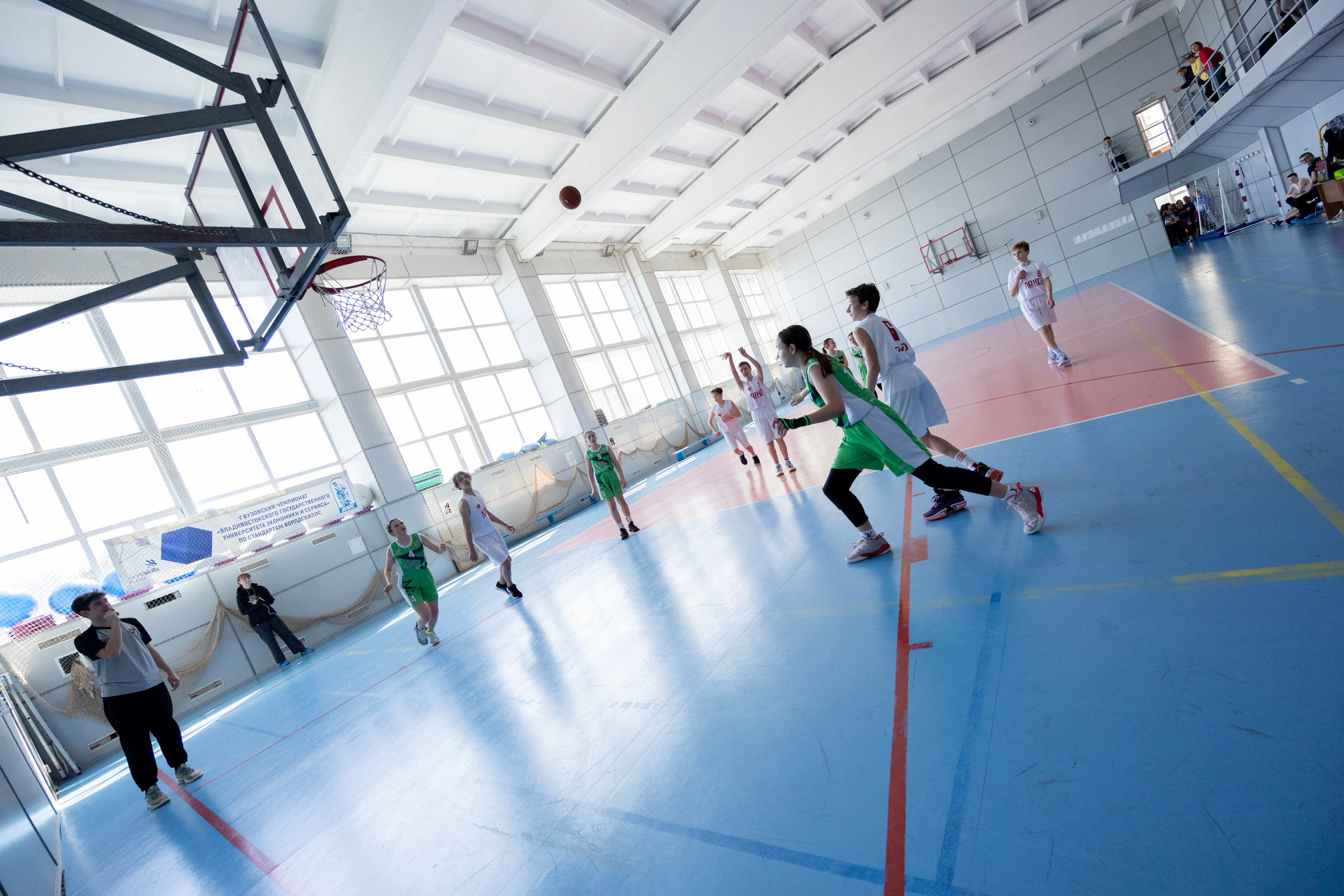 Соревнования по баскетболу среди школьников. Репортажный и портретный фотограф в Владивостоке