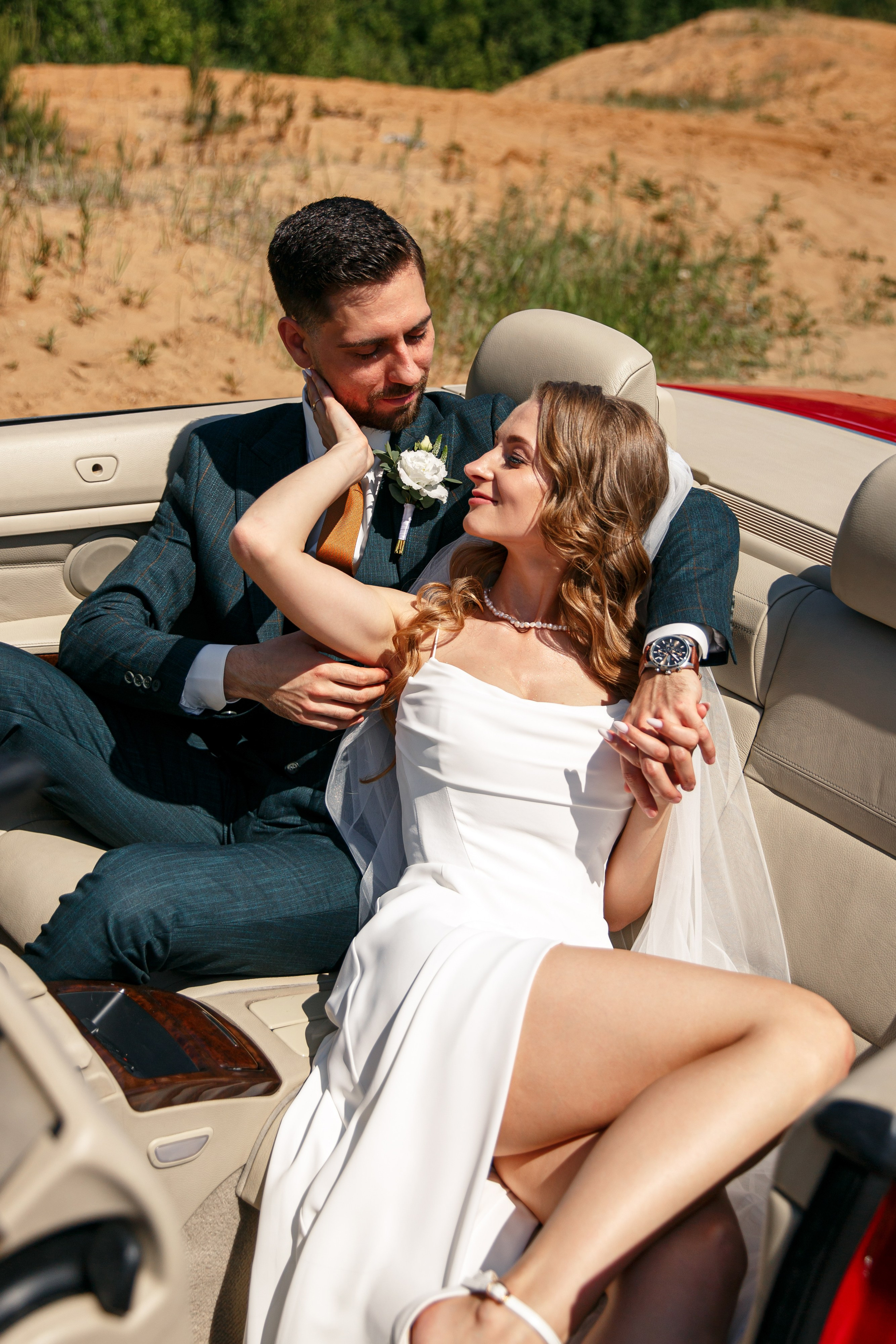 Свадебная фотосессия с кабриолетом и в загородном клубе Artiland. Свадебный фотограф Москва и МО Сергей Киржаев