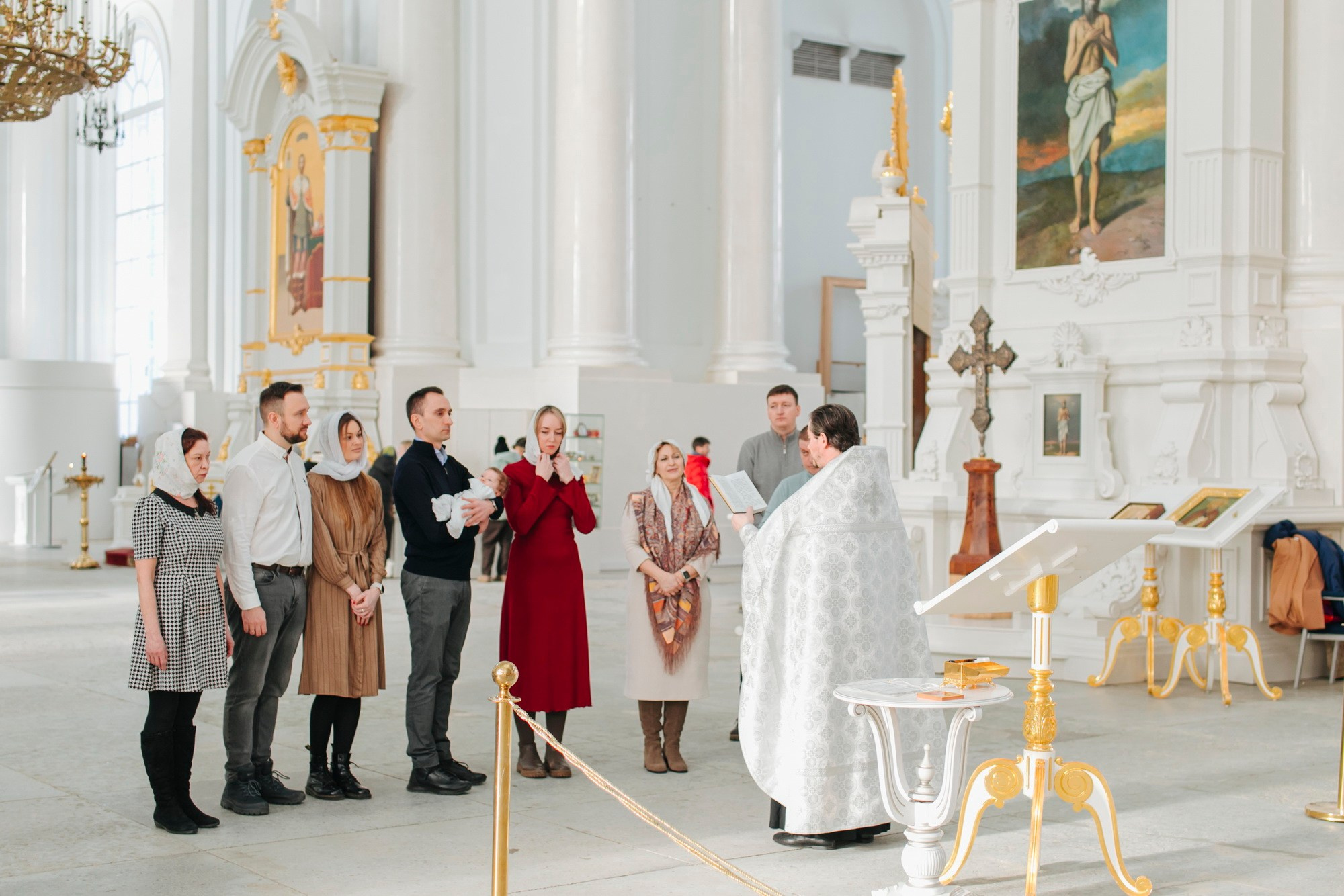 Индивидуальное крещение в Смольном Соборе, где провести крещение СПб, лучший храм для крещения, сколько стоит крещение, церковь где не нужны беседы, без крестных