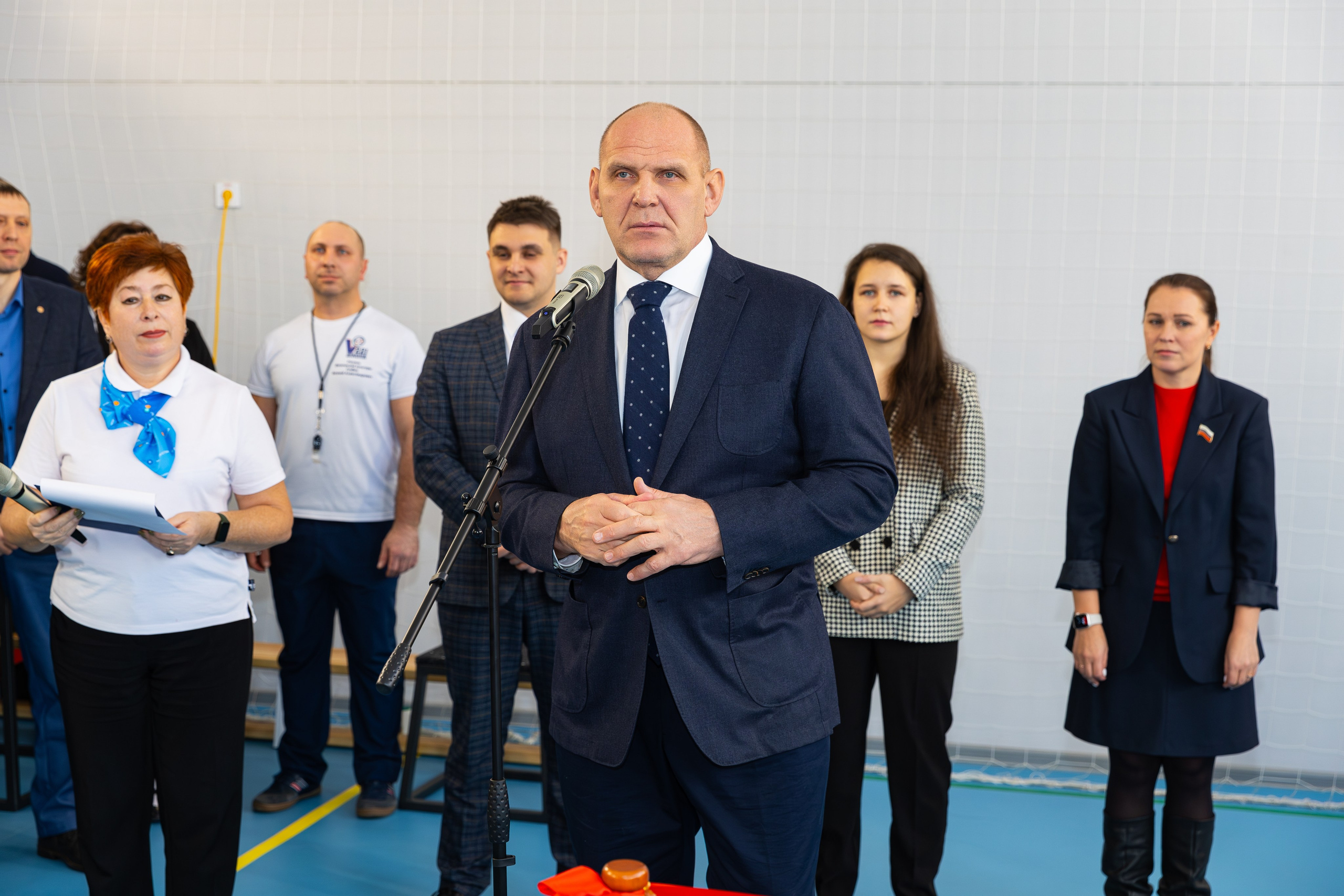 Открытия спортивного зала по вольной борьбе. В школе № 221. Фотограф Александр Поздняков  Новосибирск
