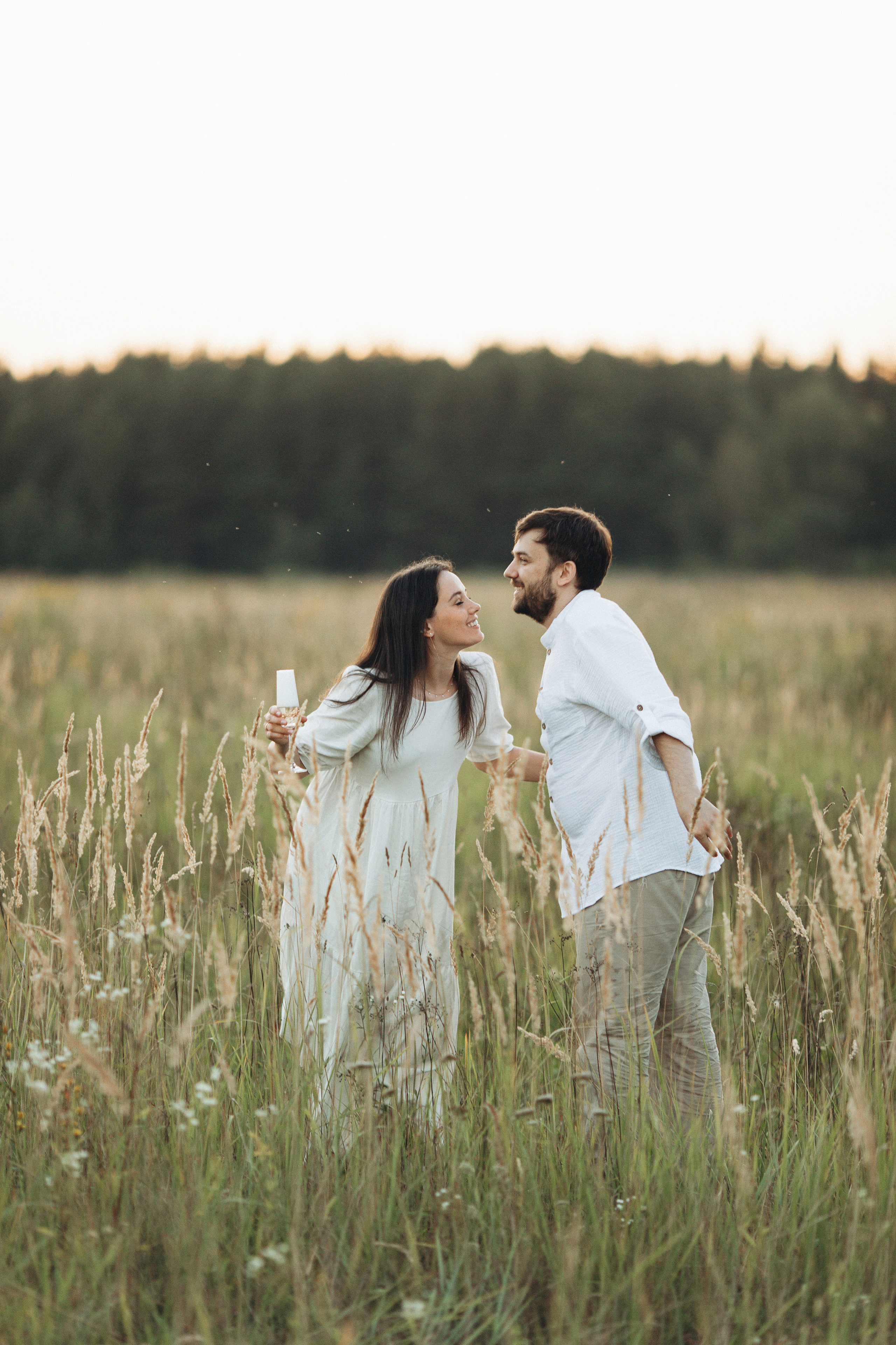 Аня, Сергей, Лера и Ори, фотосессия в поле. Семейный фотограф в Москве Марина Петра
