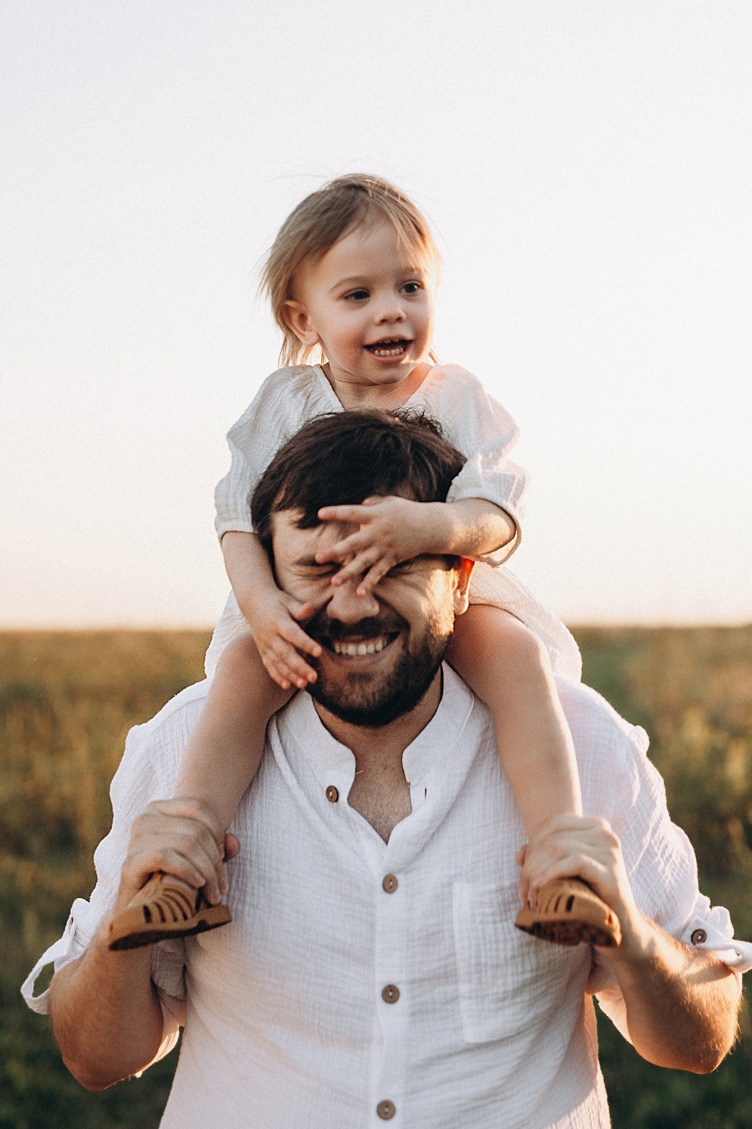 Аня, Сергей, Лера и Ори, фотосессия в поле. Семейный фотограф в Москве Марина Петра