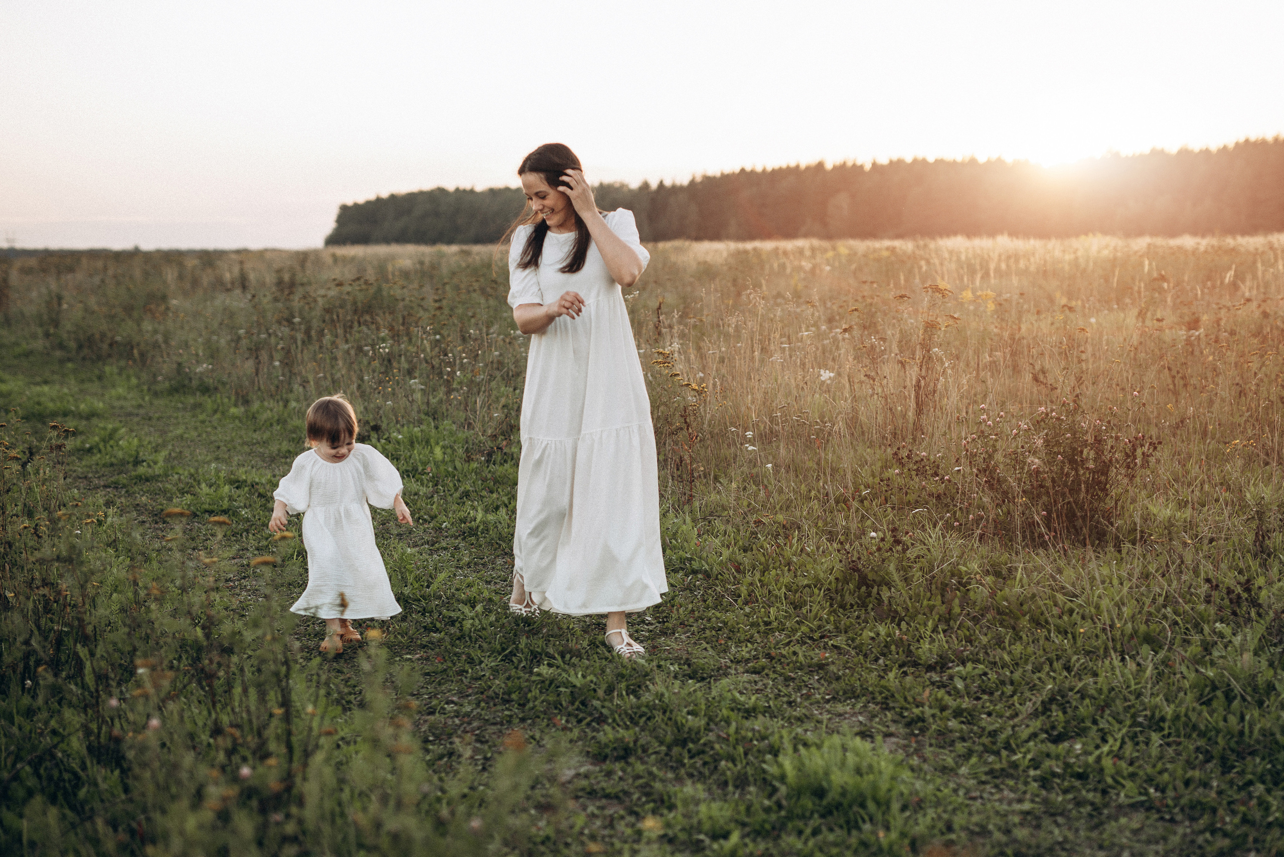 Аня, Сергей, Лера и Ори, фотосессия в поле. Семейный фотограф в Москве Марина Петра