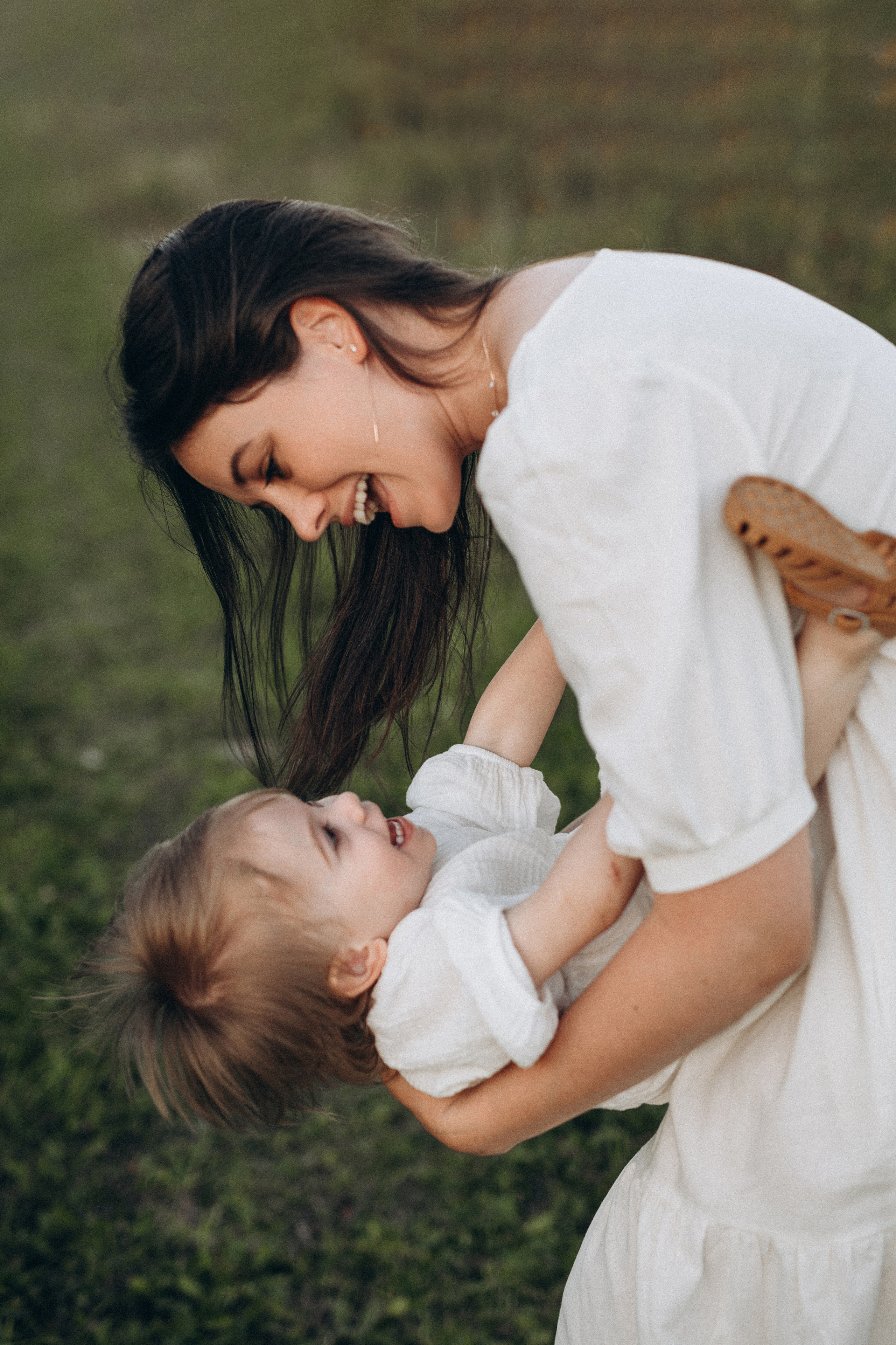 Аня, Сергей, Лера и Ори, фотосессия в поле. Семейный фотограф в Москве Марина Петра
