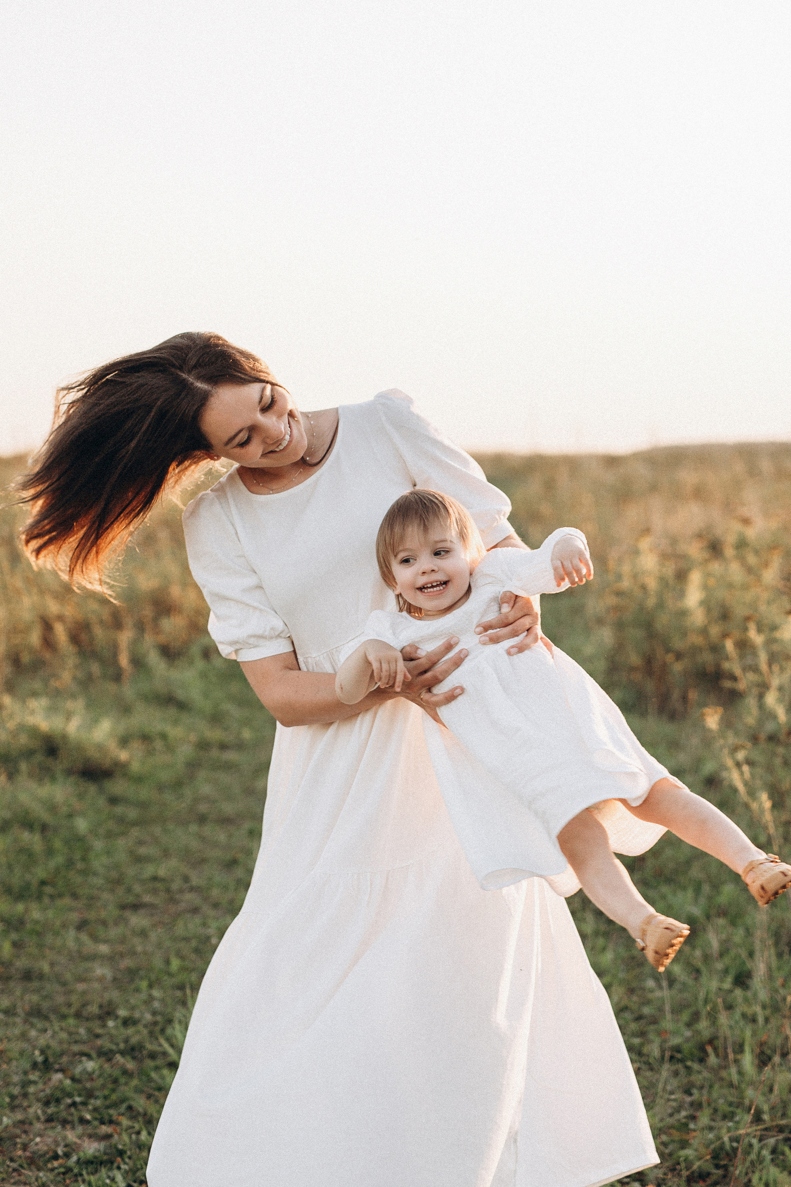 Аня, Сергей, Лера и Ори, фотосессия в поле. Семейный фотограф в Москве Марина Петра