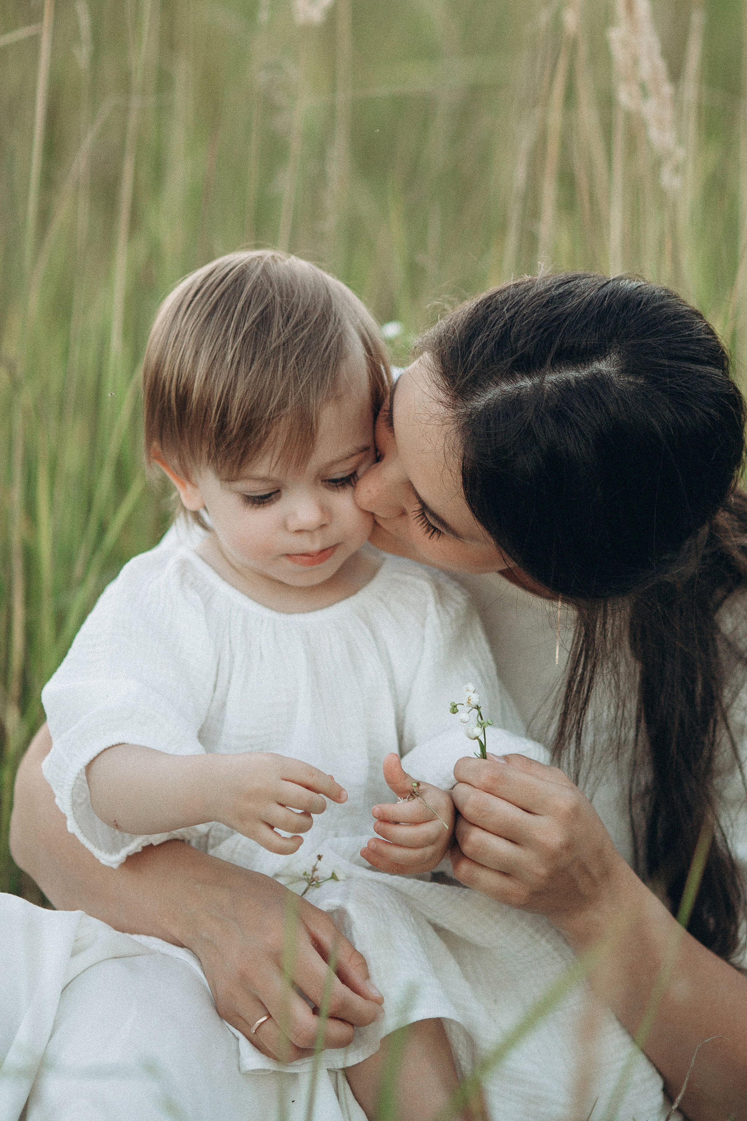 Аня, Сергей, Лера и Ори, фотосессия в поле. Семейный фотограф в Москве Марина Петра