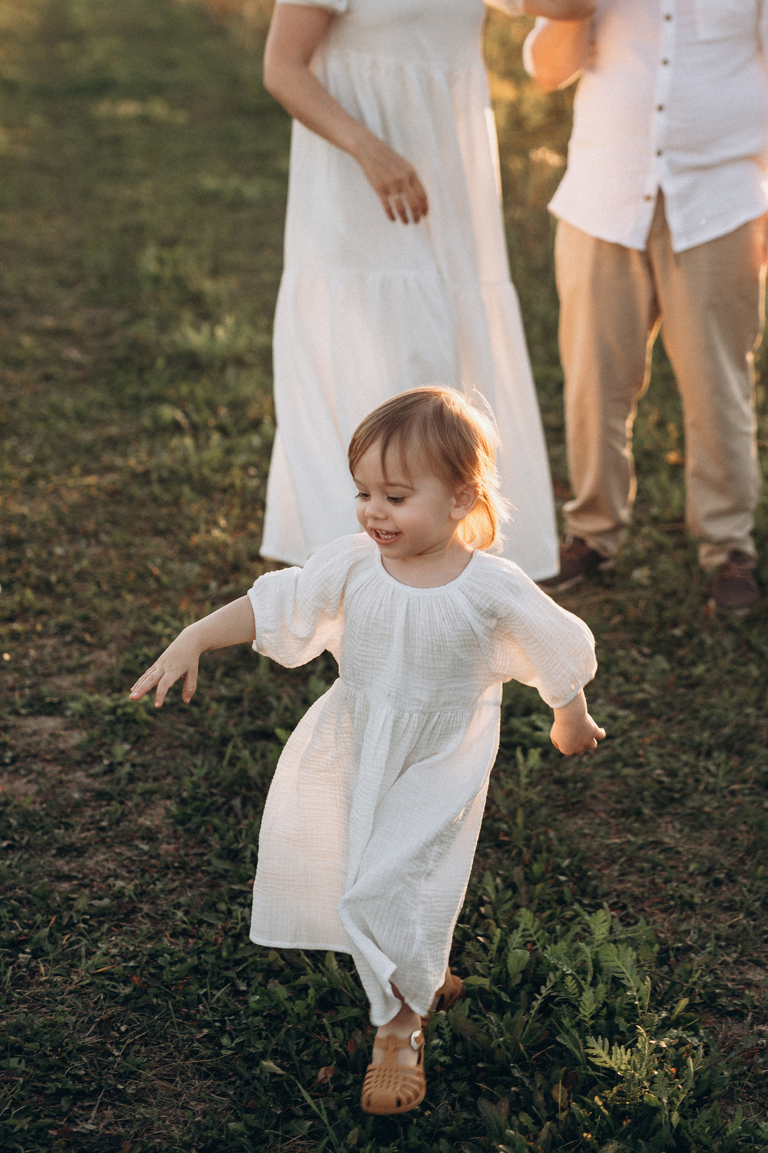 Аня, Сергей, Лера и Ори, фотосессия в поле. Семейный фотограф в Москве Марина Петра