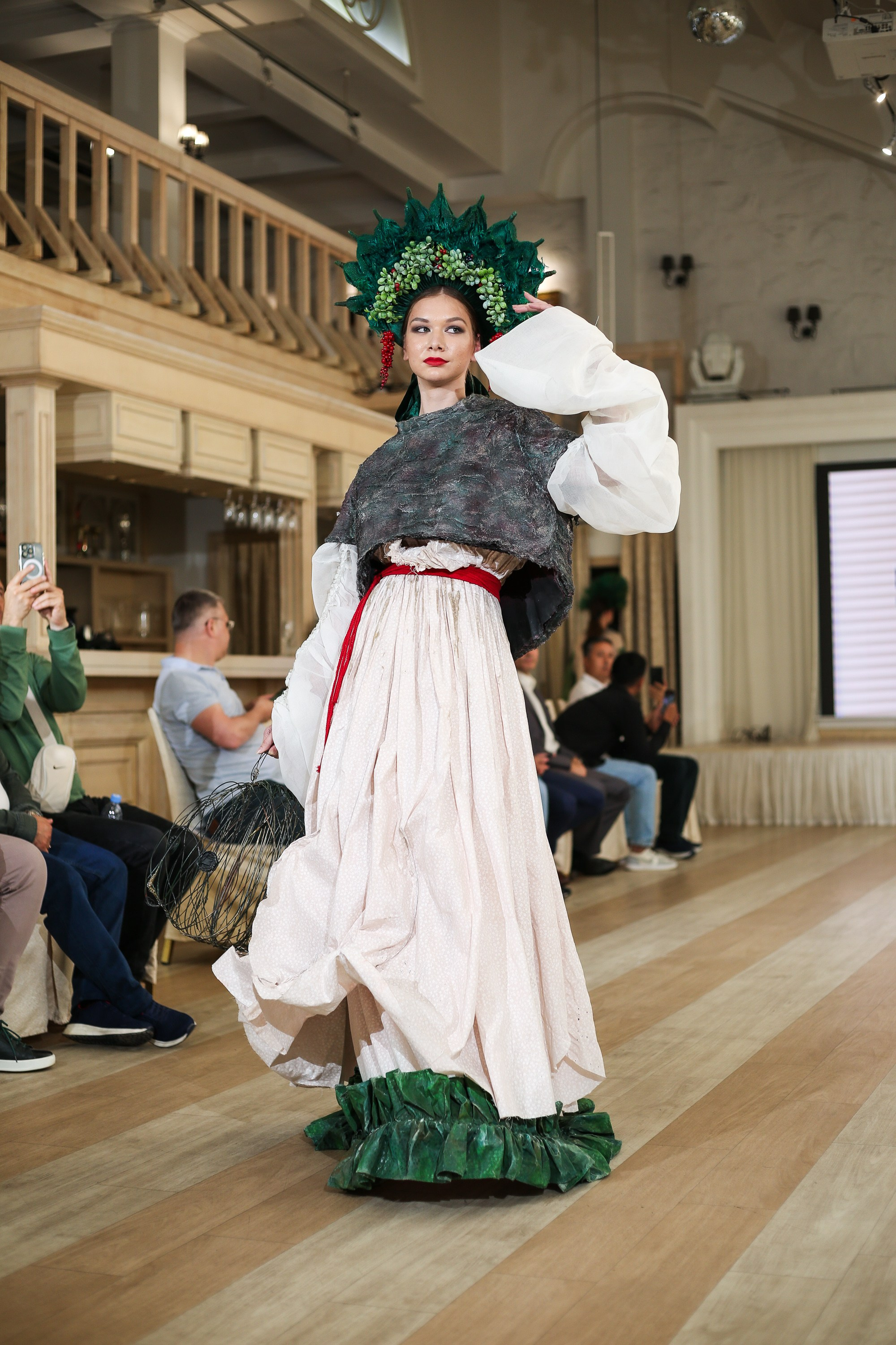 Модный показ в Paradise. Портретный и репортажный фотограф. Мыльников Илья