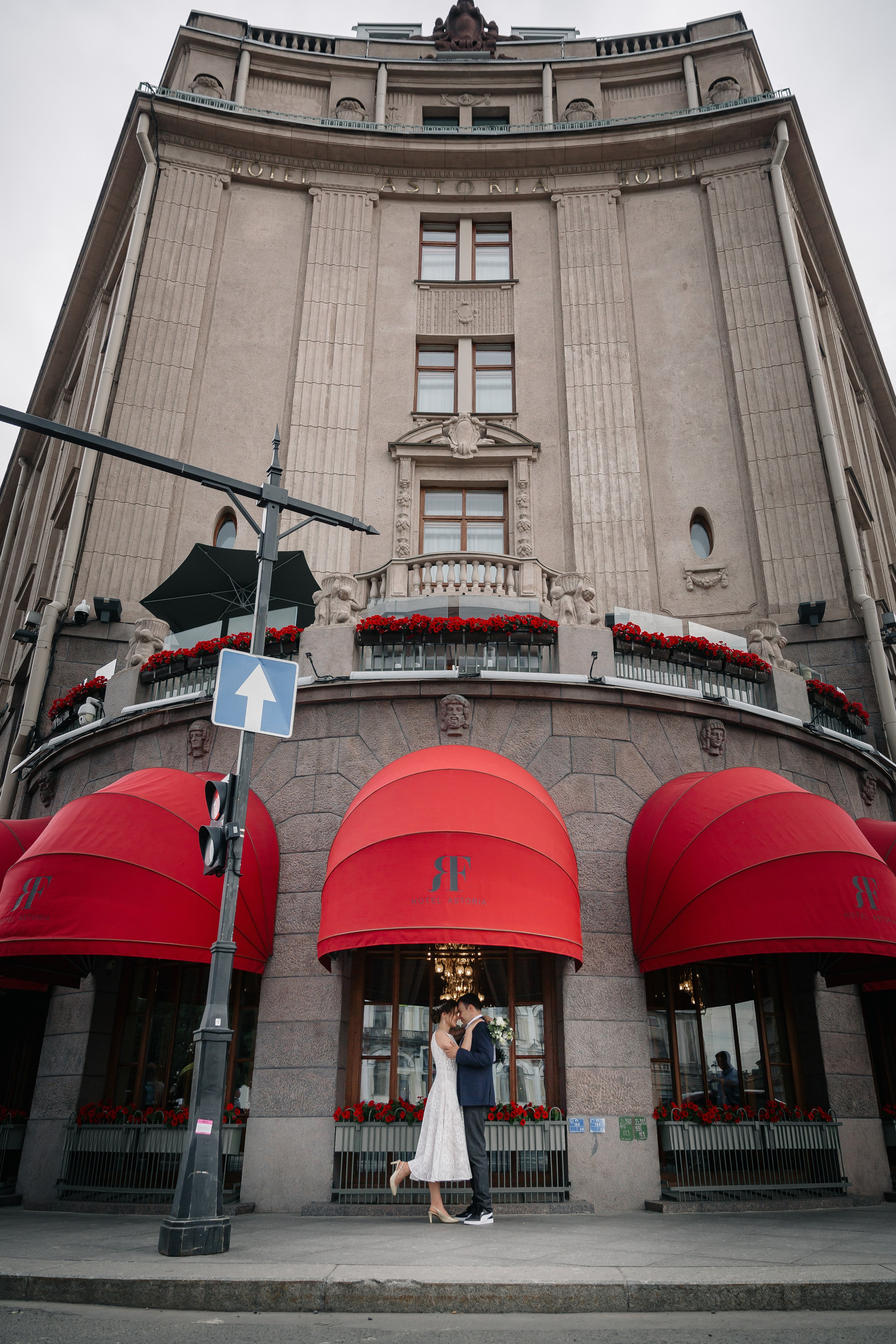 ДВОРЕЦ № 1 | Июль, Исаакиевская площадь. Свадебный фотограф в Санкт-Петербурге Полина Корзухина