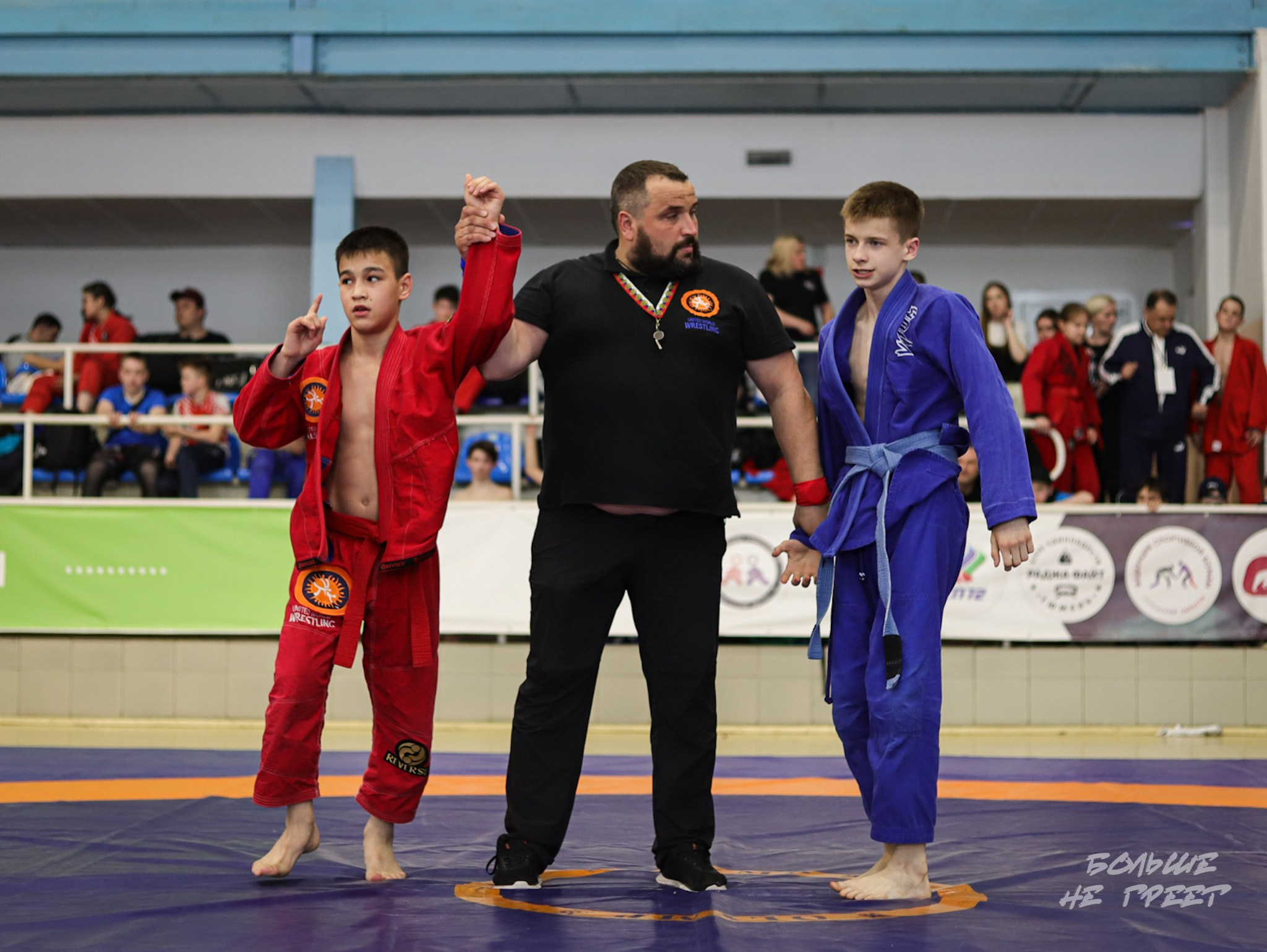 ПЕРВЕНСТВО УРФО ПО СПОРТИВНОЙ БОРЬБЕ ГРЭППЛИНГ И ГРЭППЛИНГ-ГИ. Больше не греет
