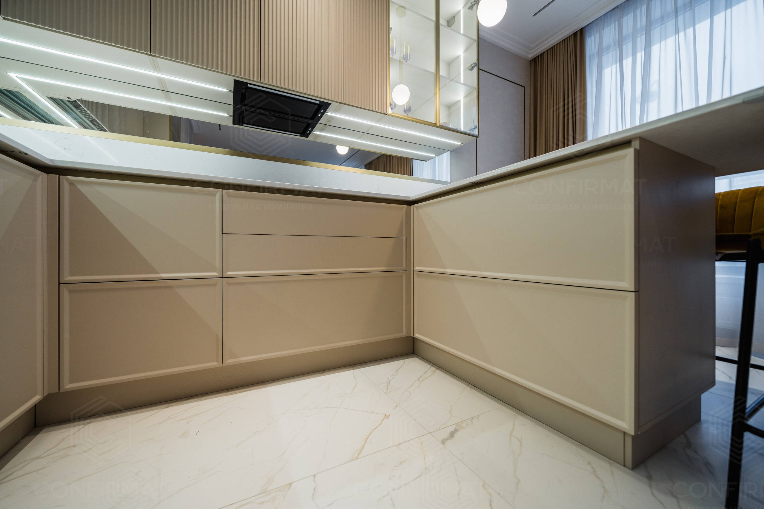 Кухне в цвете «крем Сабайон». Мебель на заказ