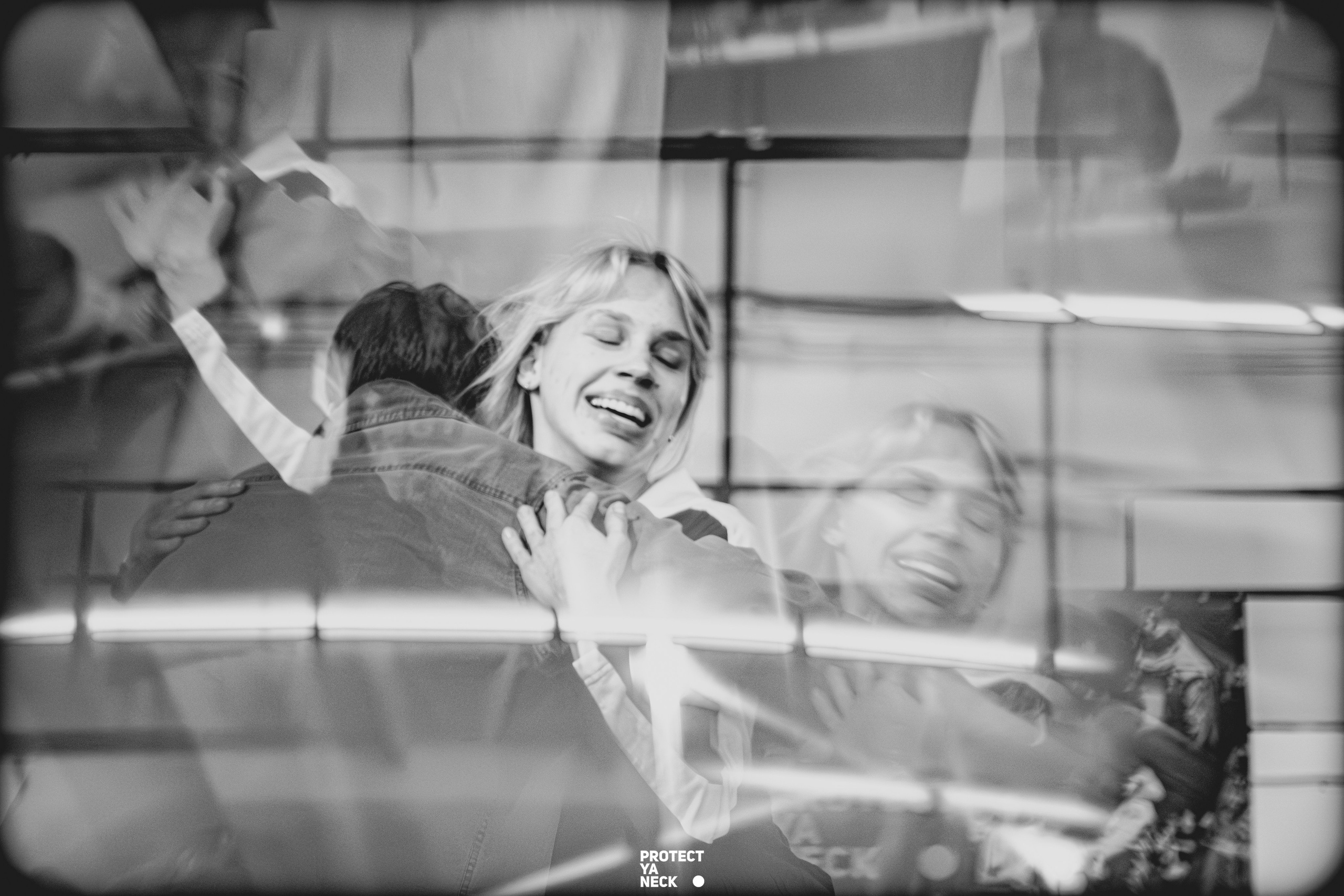 PROTECT YA NECK 22/03 (@youlovebu). Соня бу тебя сфоткала