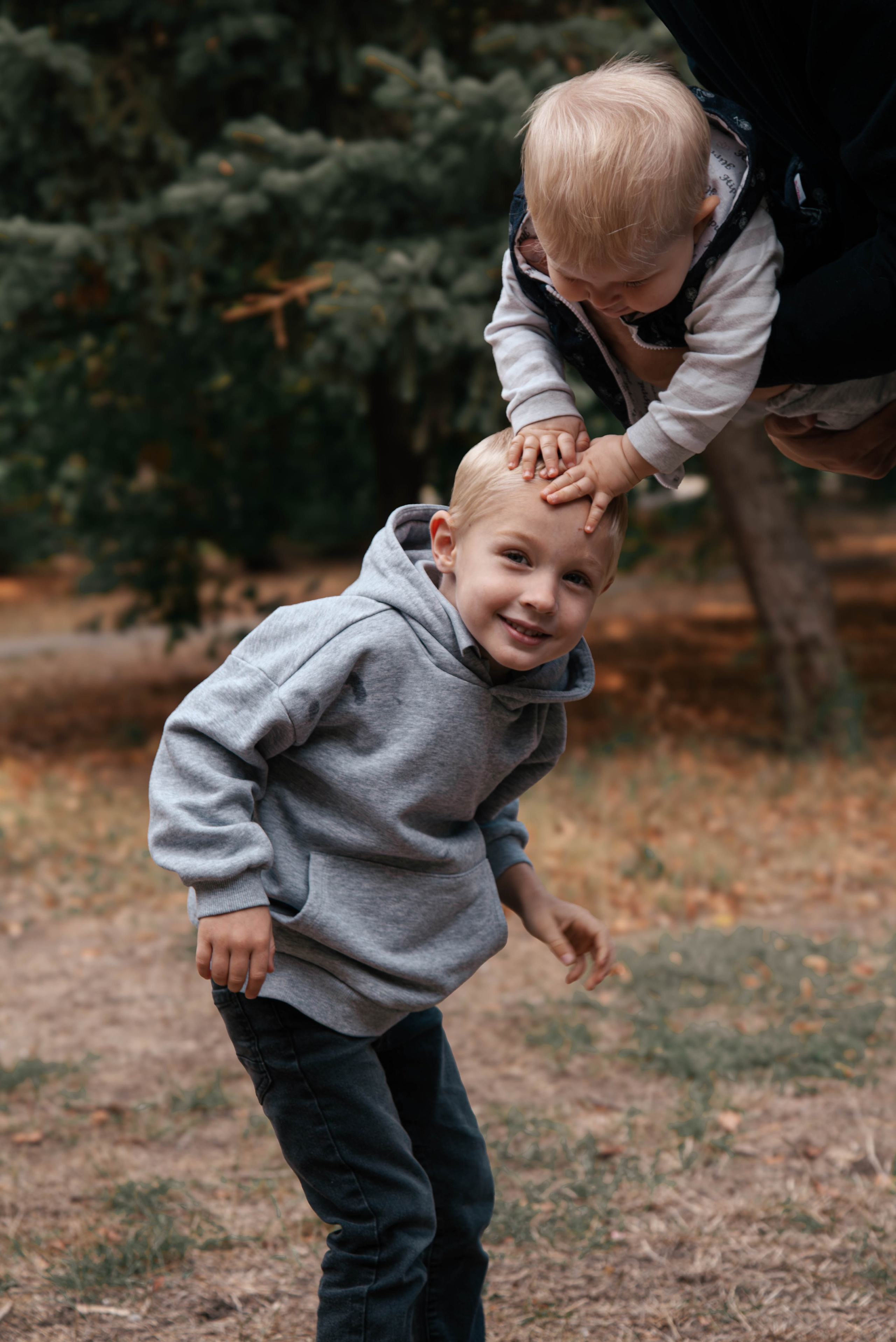 Семейная прогулка в роще. Семейный и детский фотограф Ксения Батищева