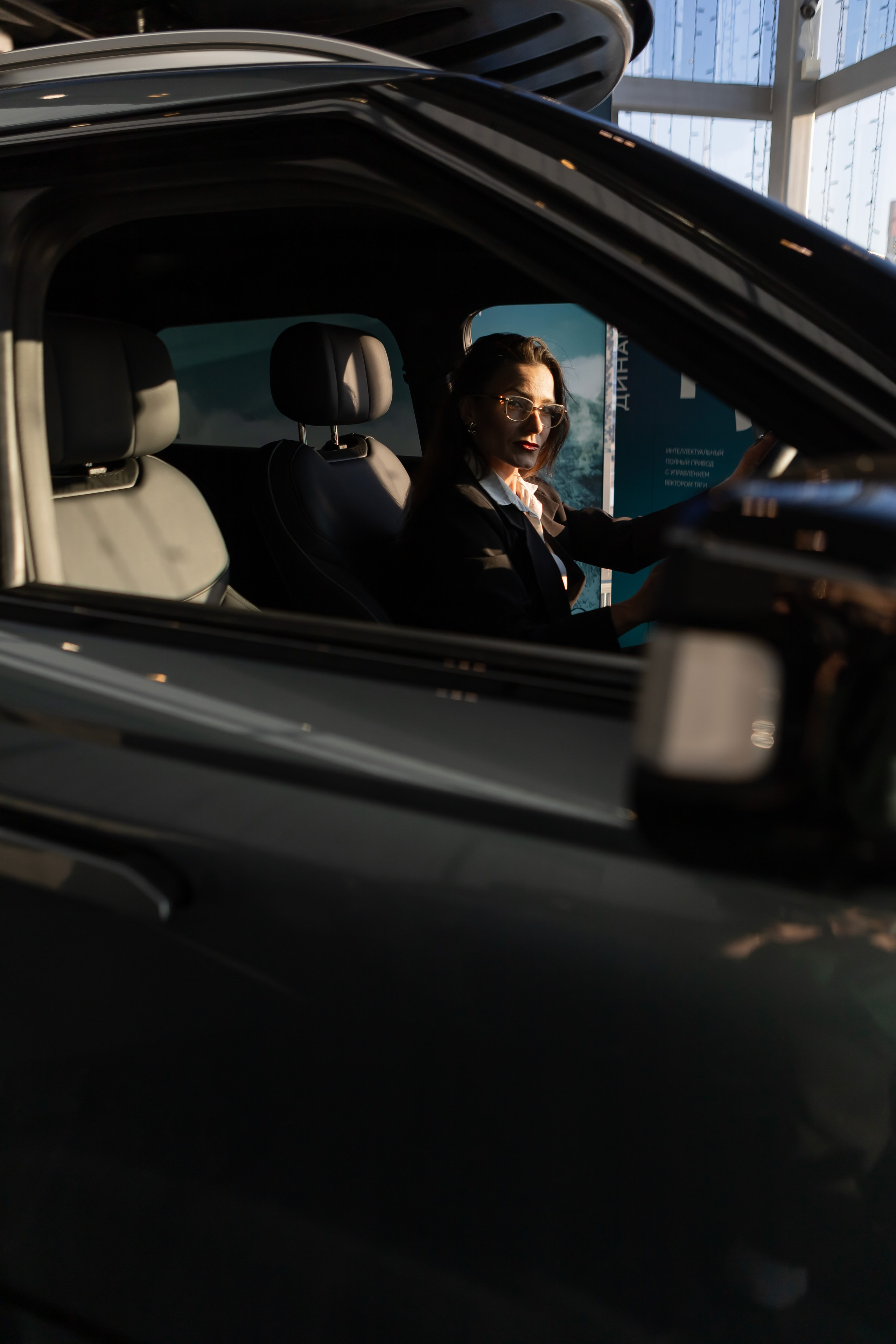 Рекламная фотосессия в ДЦ OMODA и JAECOO в Коломне. Фотограф в Коломне, Рязани, Москве. Готовность фото на следующий день