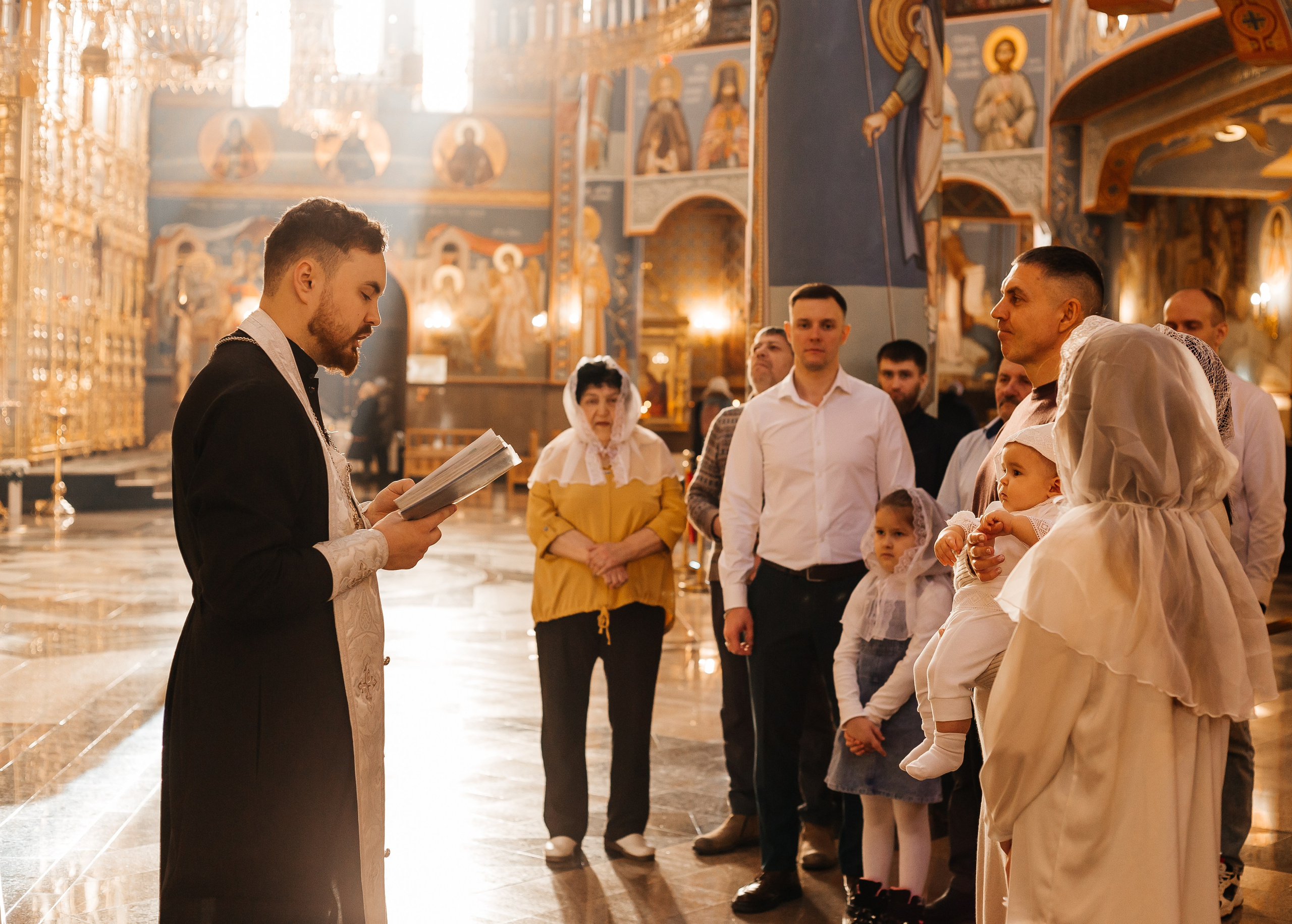 Таинство крещения. Фотограф Мария Новоселова. Сургут
