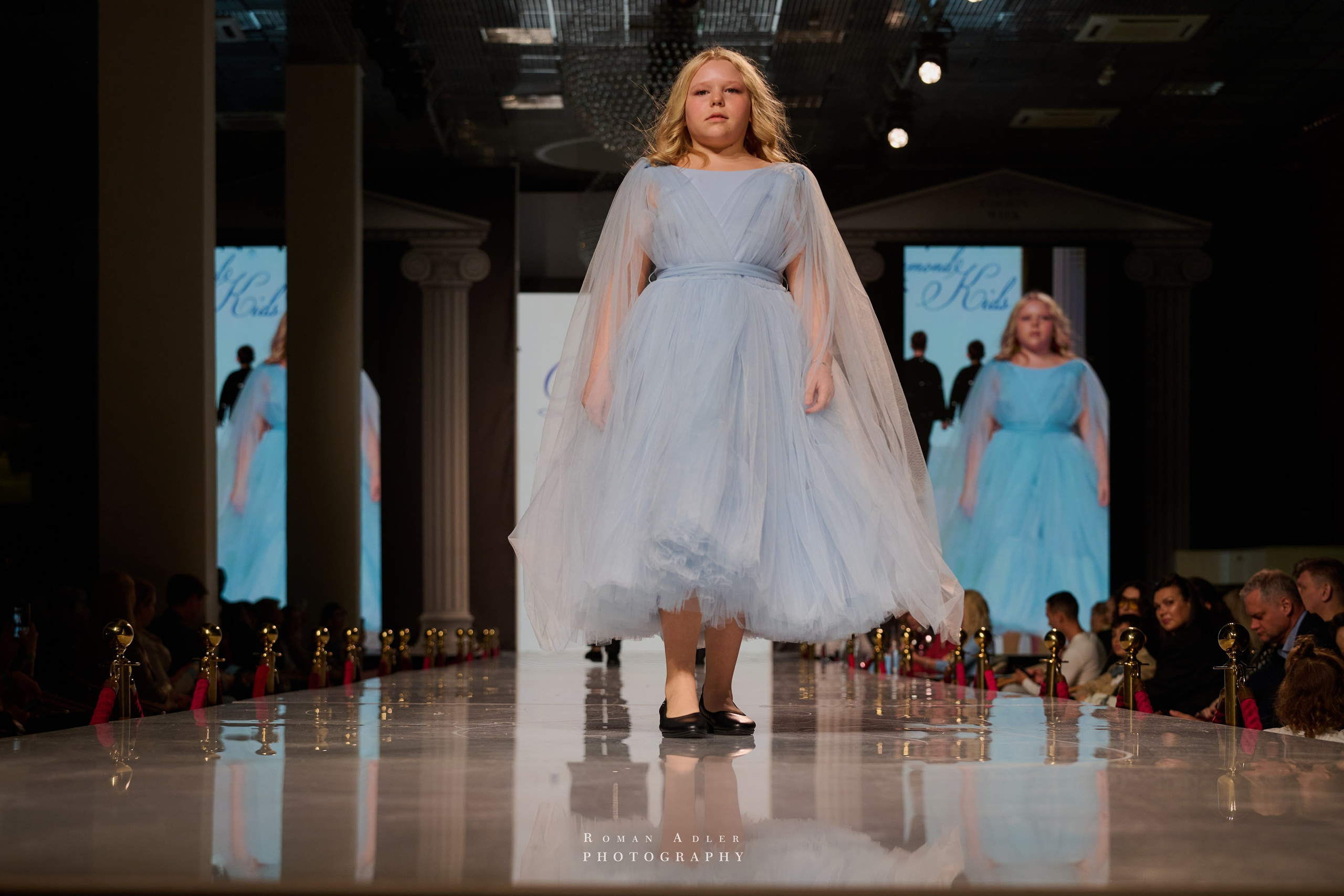 ESTET FASHION WEEK ВЕСНА — 2025. Фотограф Роман Адлер