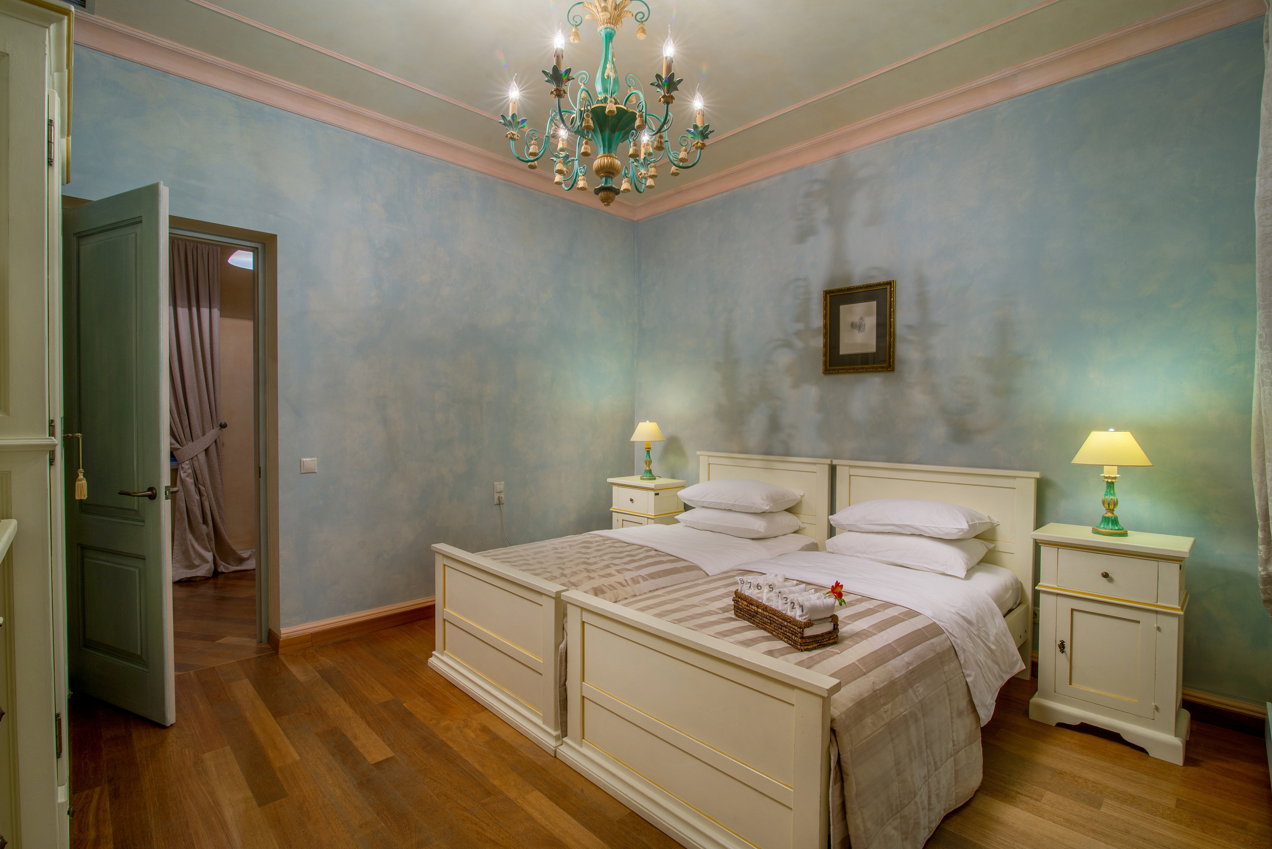 Фотосессия для рекламы отеля в Ялте