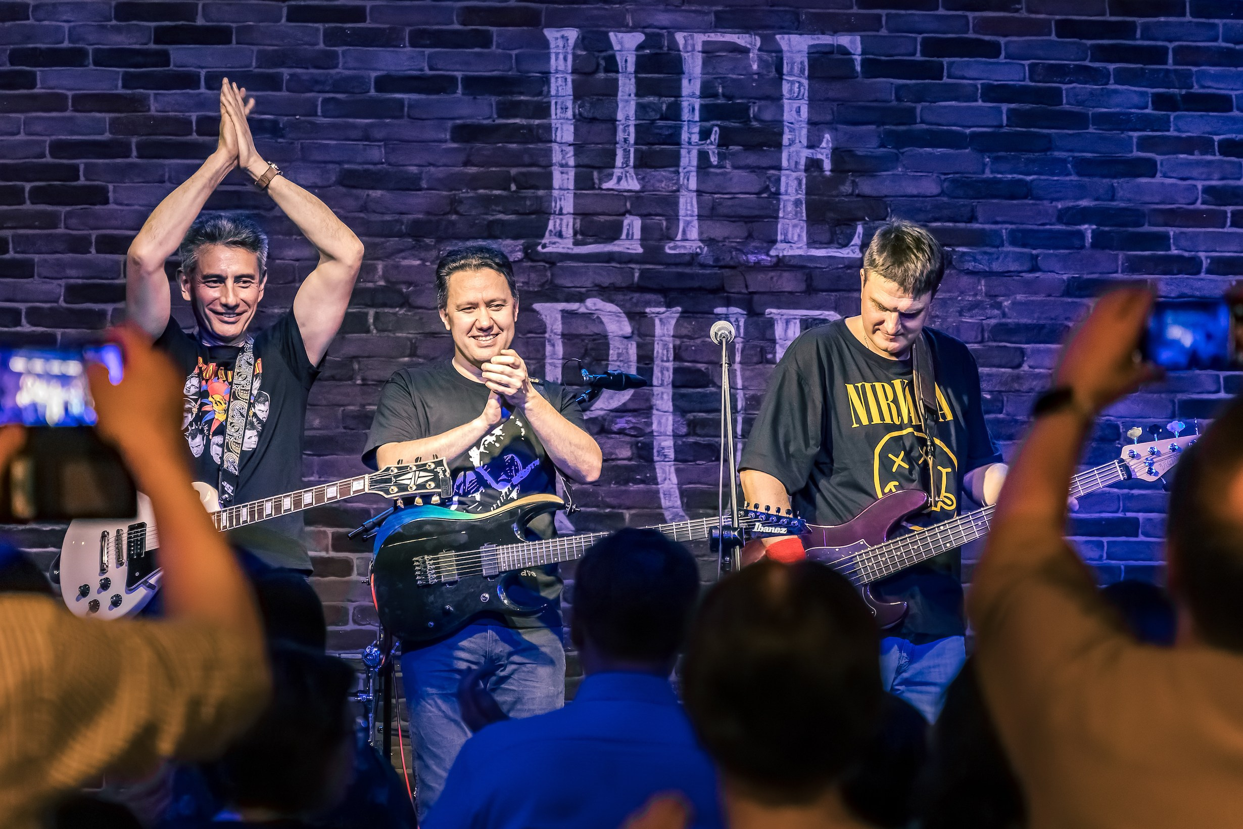 LifePub 29.03.2023. Московская кавер-группа BankBand