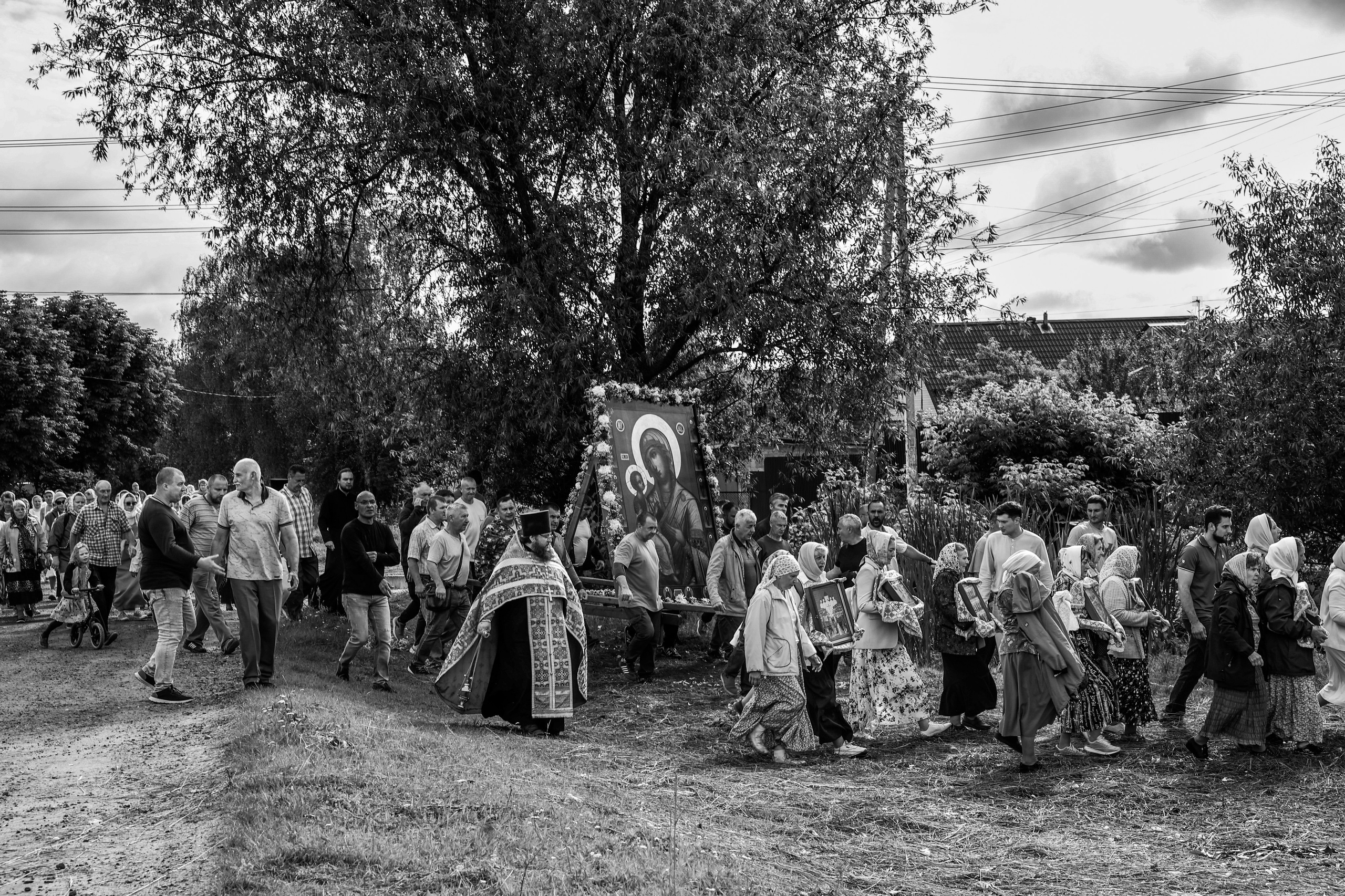 ПОД ПОКРОВОМ. ИСТОРИИ