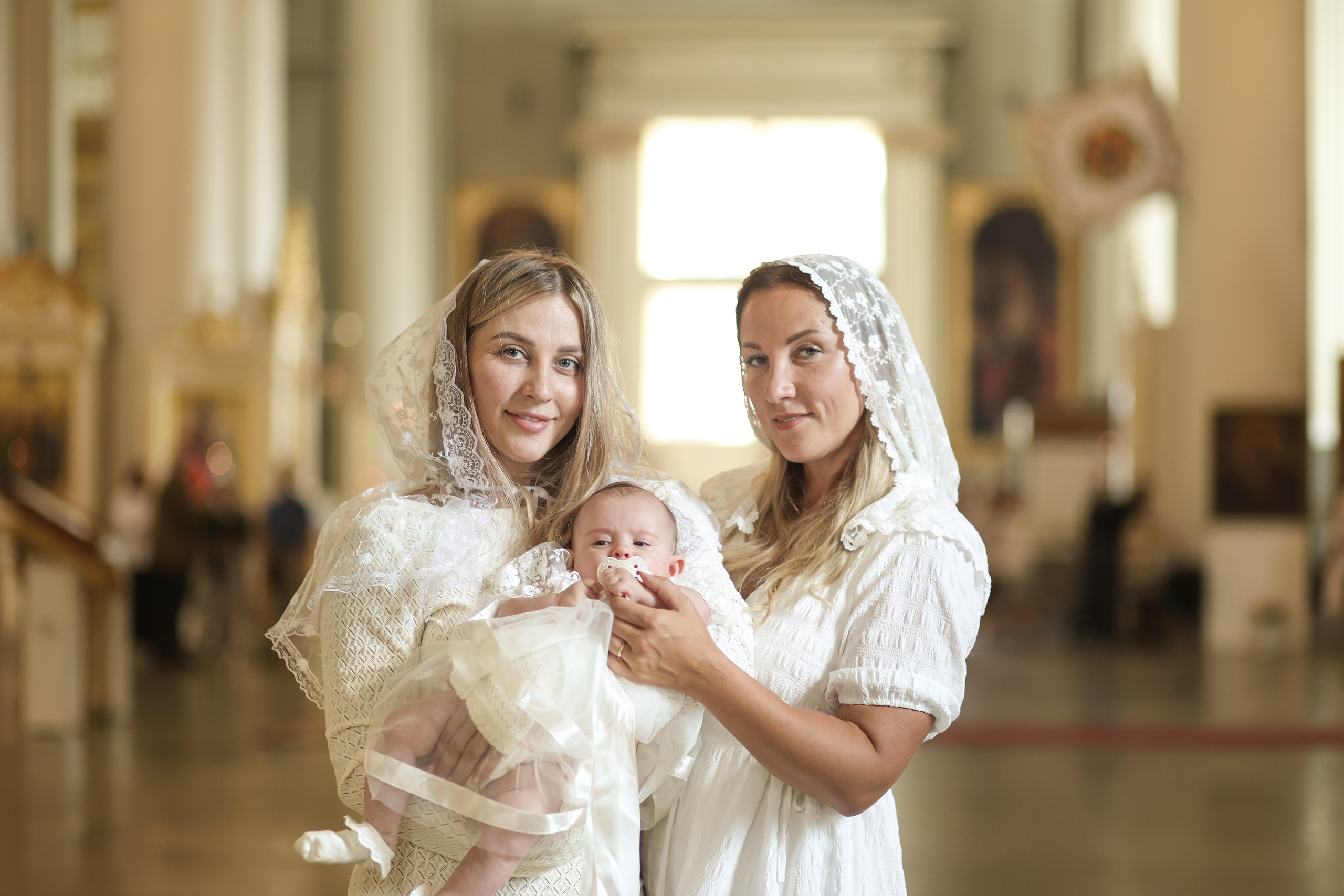 Крещение Софии. Репортажный и портретный фотограф в Санктпетербурге. Видиосъемка мероприятий в Санкт-Петербурге