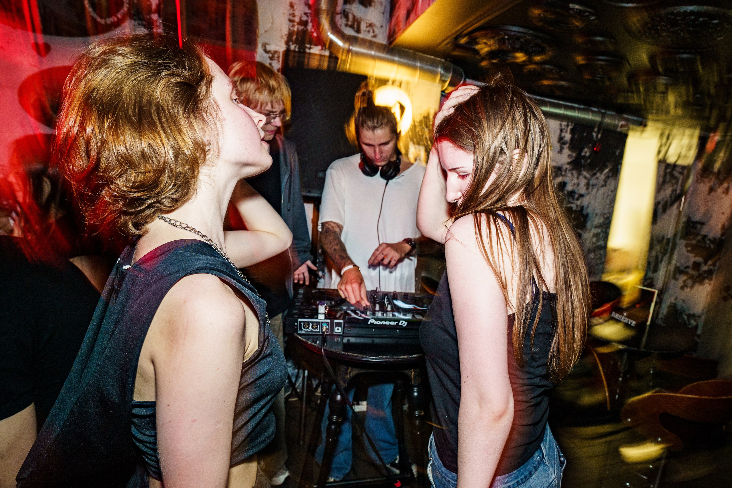 Бар разбитых сердец. DJ Guitacidelli. Концертный и репортажный фотограф в Санкт-Петербурге Слава Пахомов