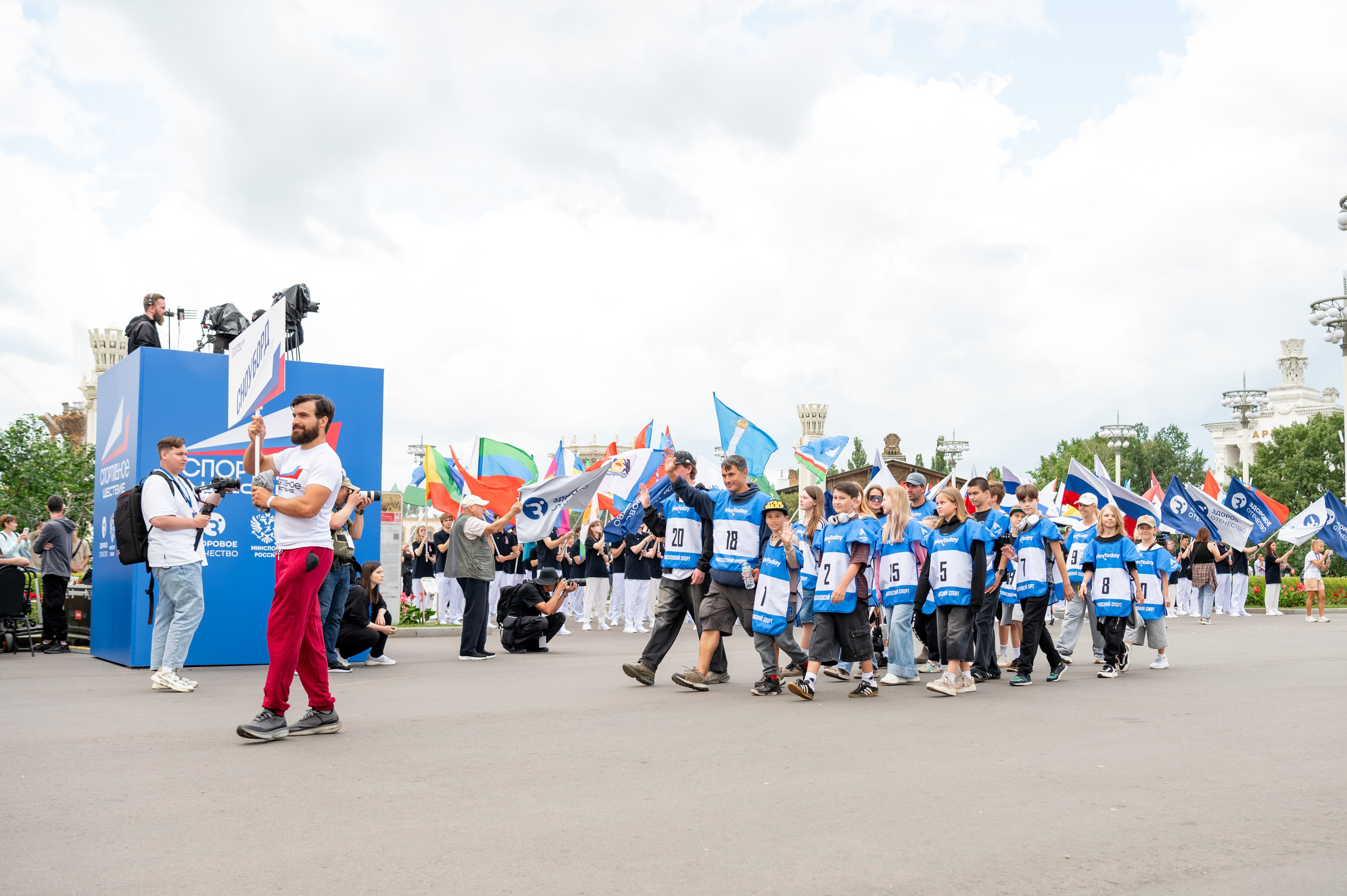 Спортивное шествие посвященное Дню физкультурника!. Детский и семейный фотограф г. Москва Оксана Катаджи