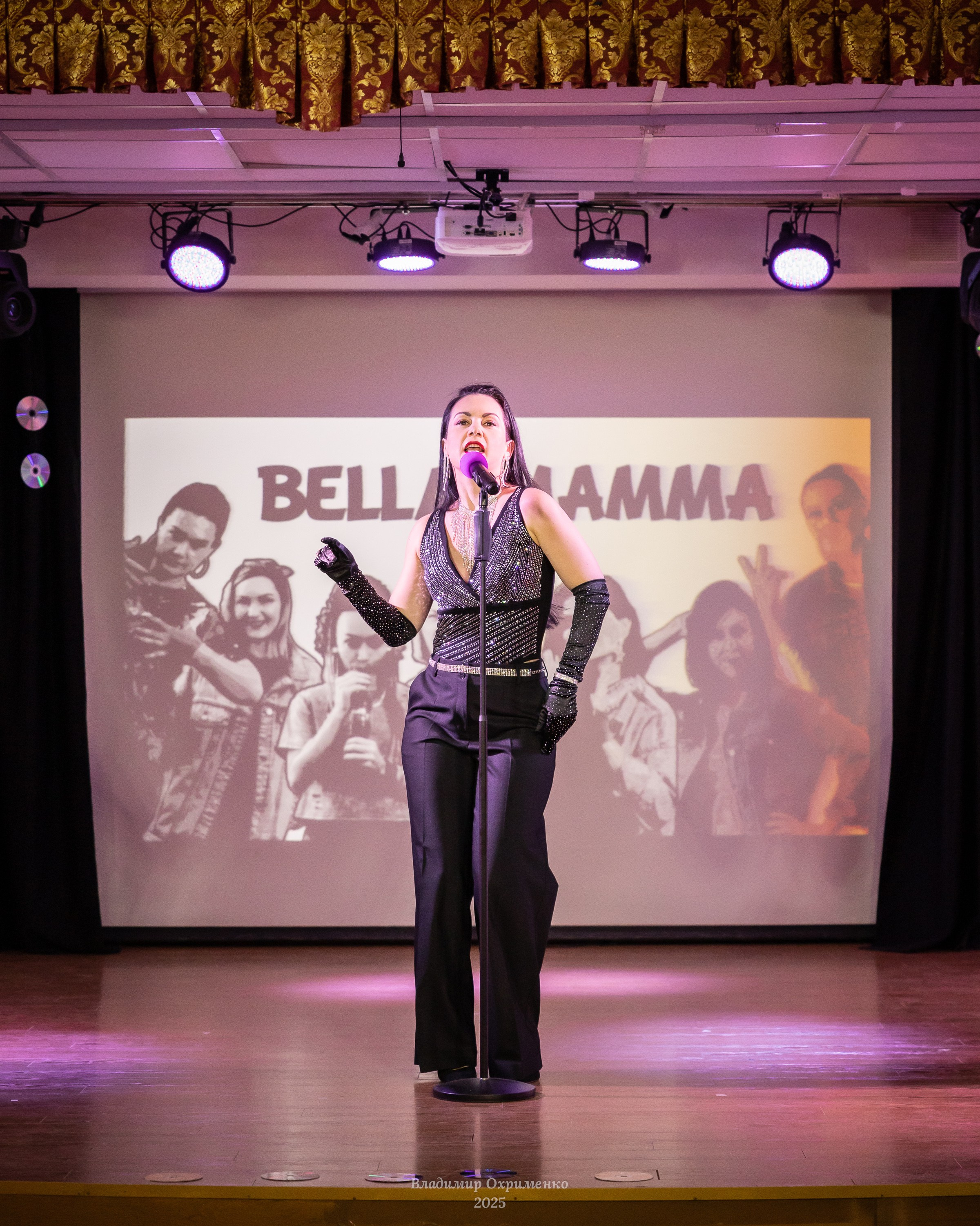 Концерт вокального коллектива Bella Mamma «Мы из 90-х». Фотограф Владимир Охрименко