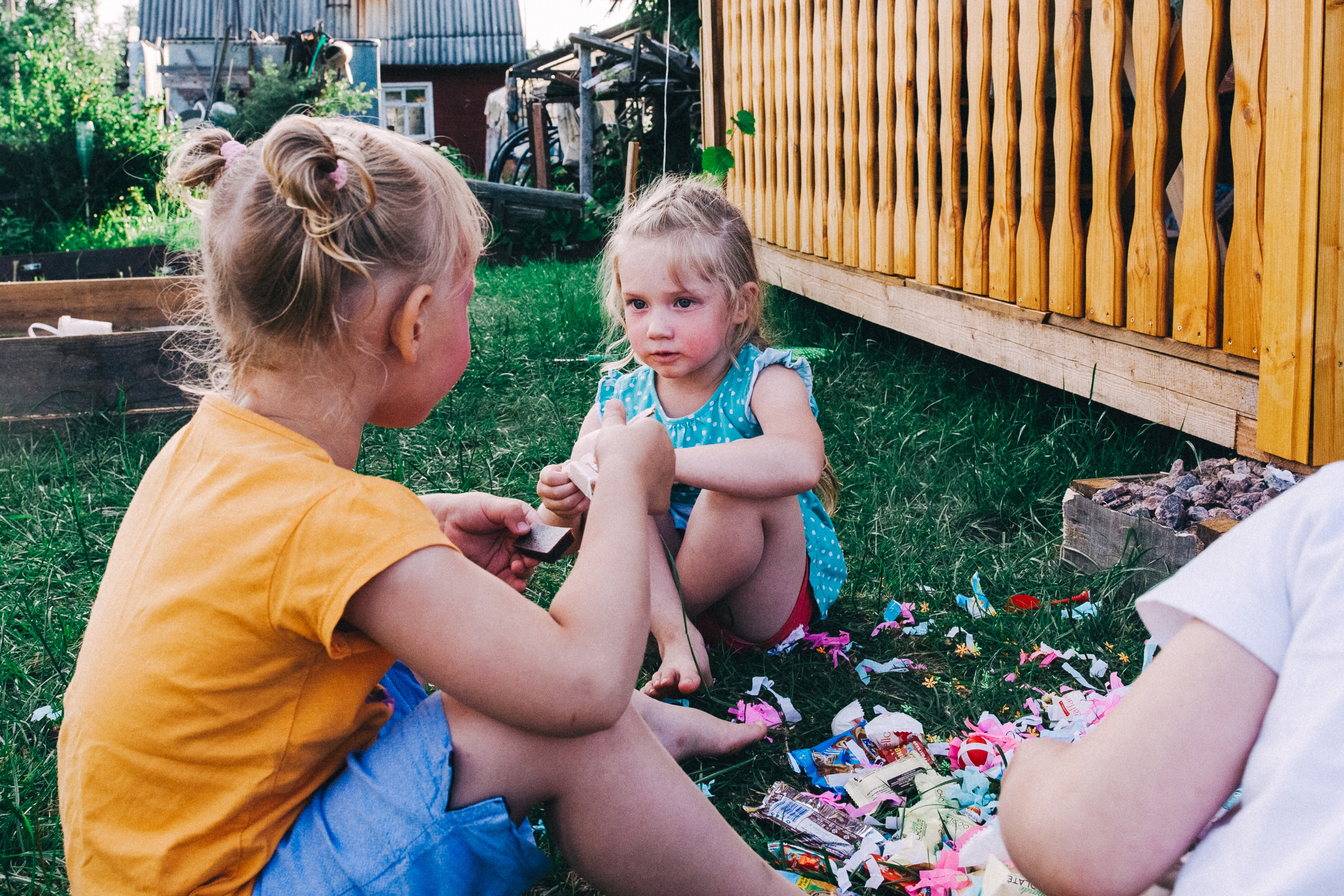 Ульяше 5 лет. Дачный деньрожденский день. Семейный фотограф, фотограф родов, репортажей фотограф в Санкт-Петербу