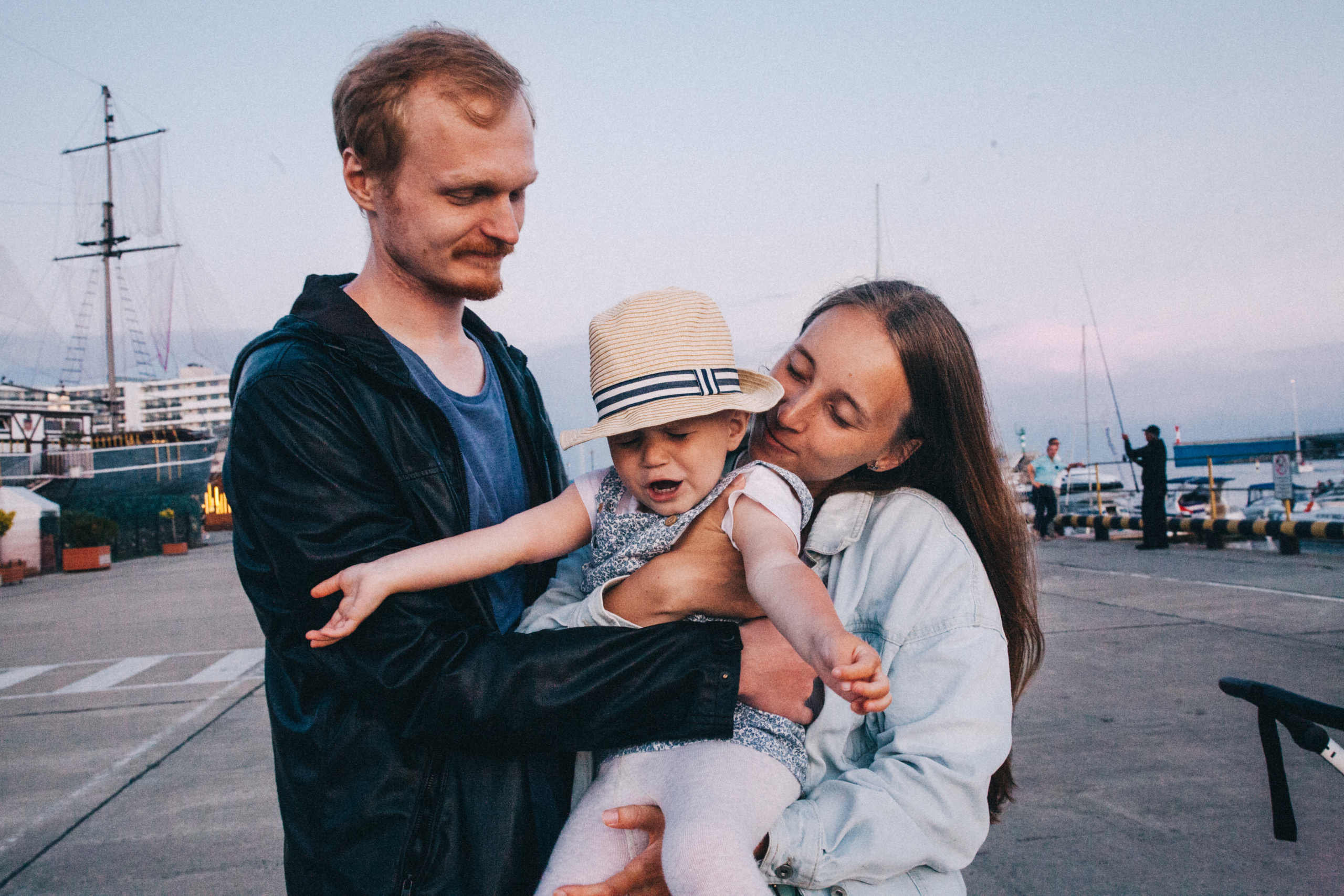 Вася, Маша, Соня. Отпуск в Адлере. Семейный фотограф, фотограф родов, репортажей фотограф в Санкт-Петербу
