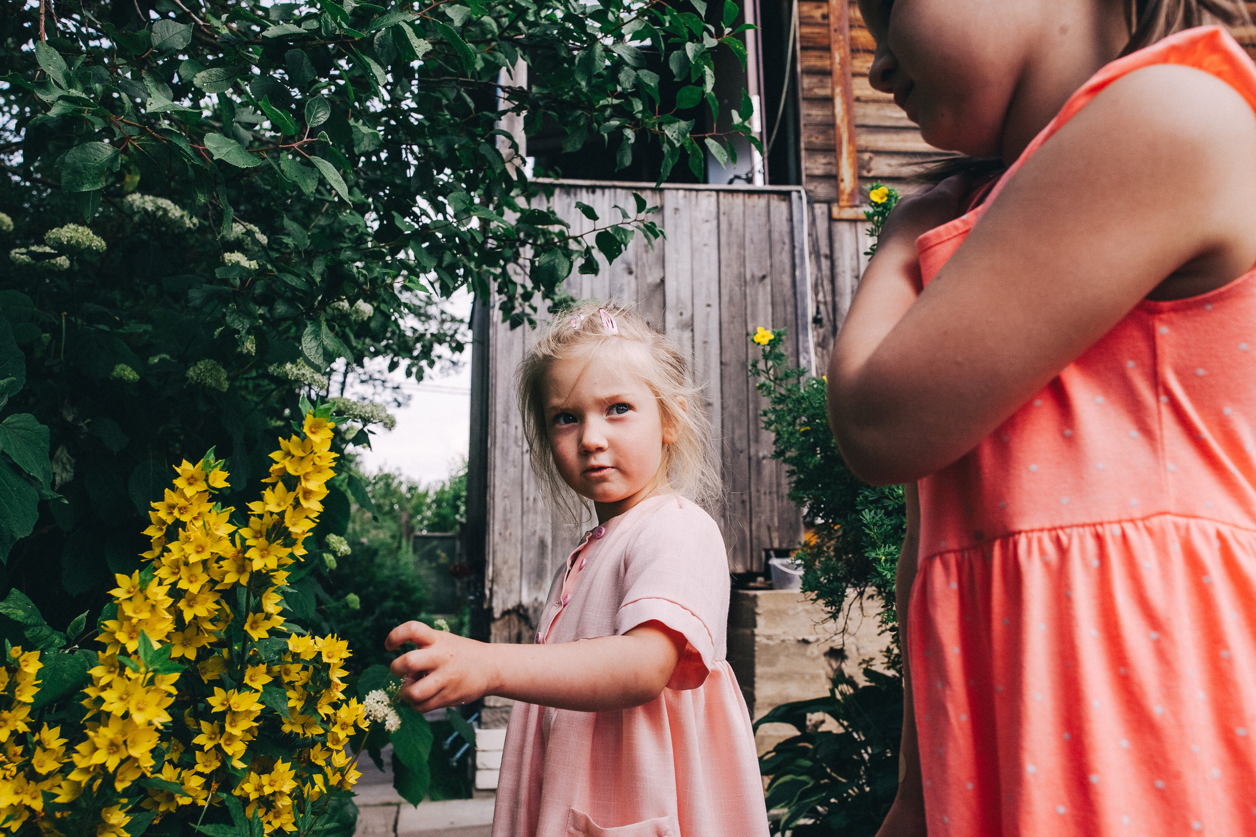 Ульяше 5 лет. Дачный деньрожденский день. Семейный фотограф, фотограф родов, репортажей фотограф в Санкт-Петербу