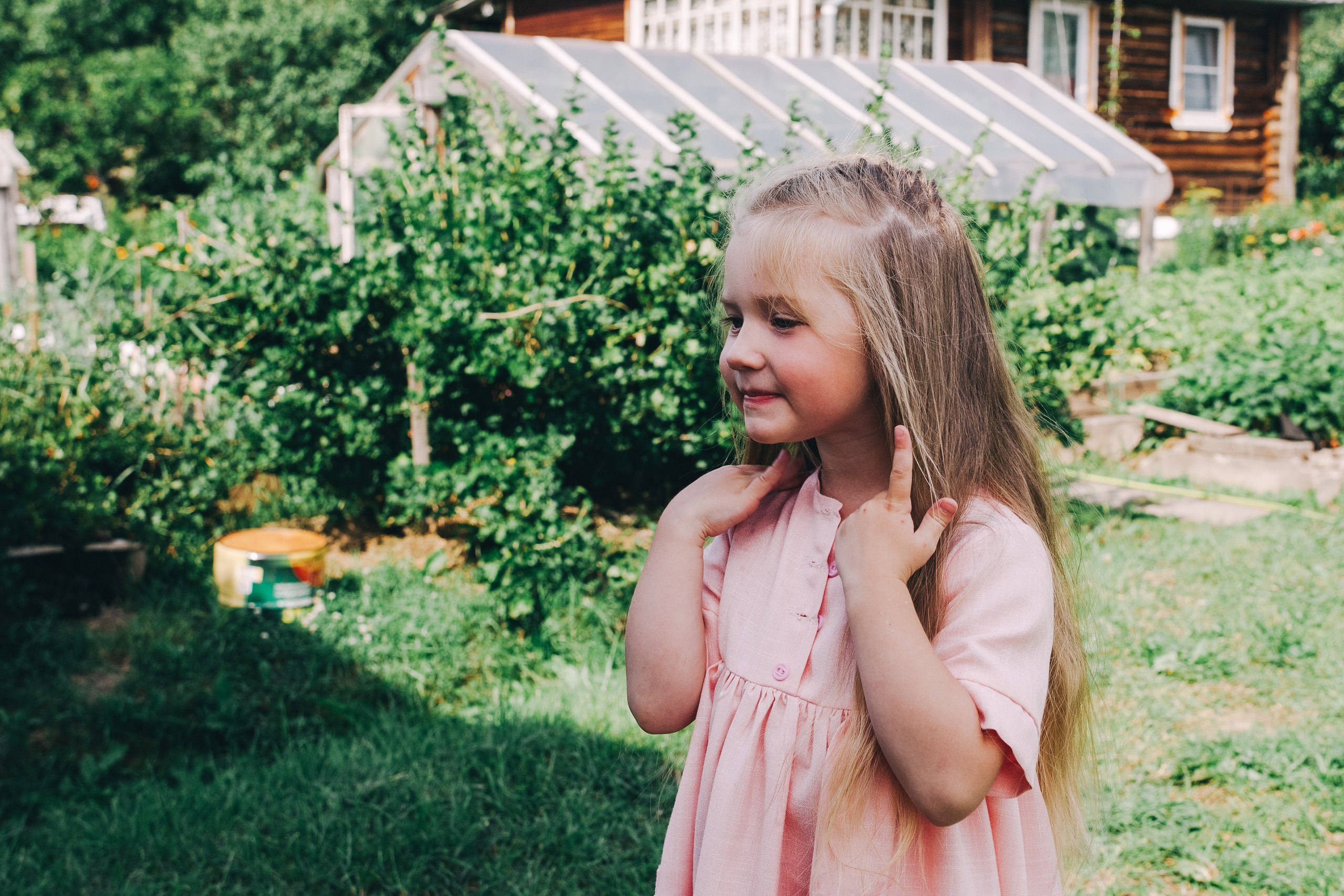 Ульяше 5 лет. Дачный деньрожденский день. Семейный фотограф, фотограф родов, репортажей фотограф в Санкт-Петербу