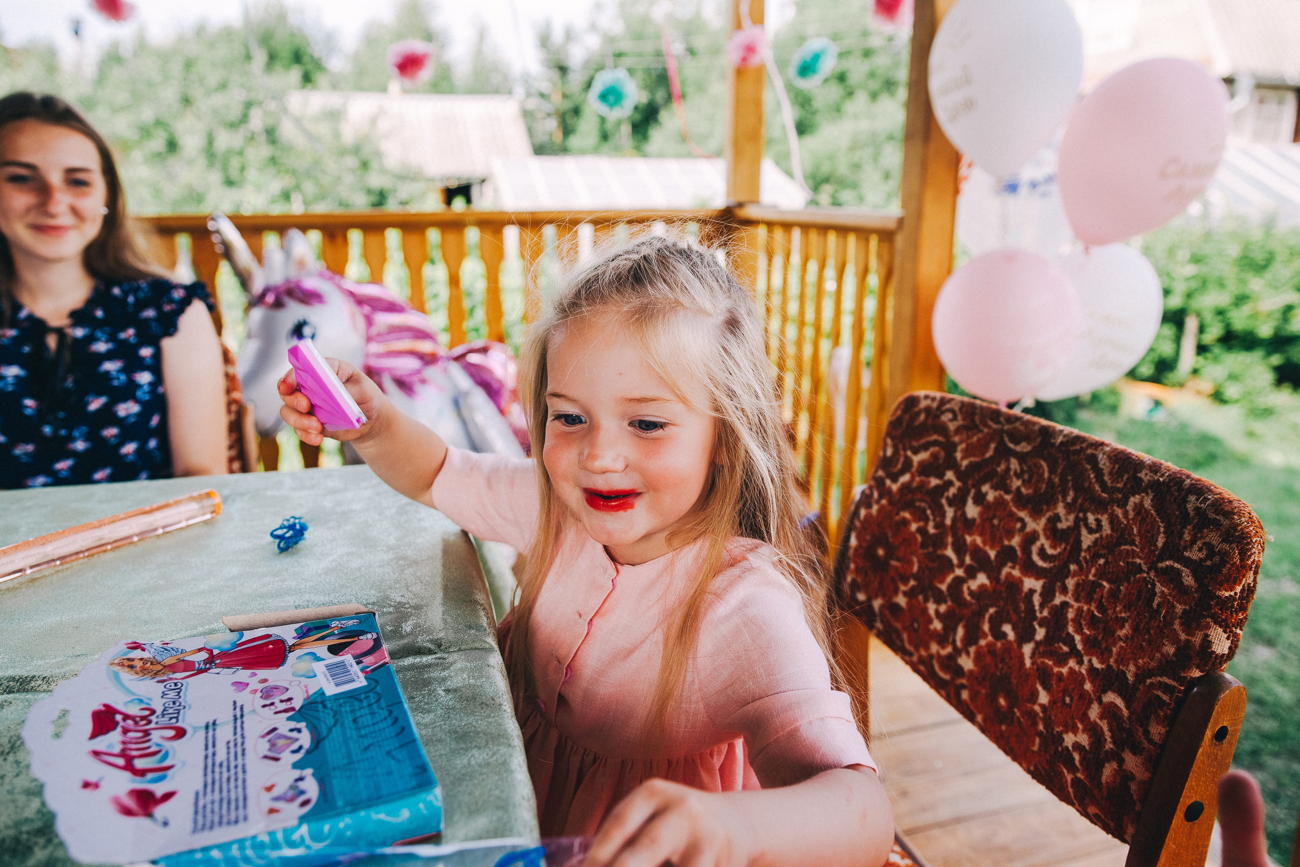 Ульяше 5 лет. Дачный деньрожденский день. Семейный фотограф, фотограф родов, репортажей фотограф в Санкт-Петербу