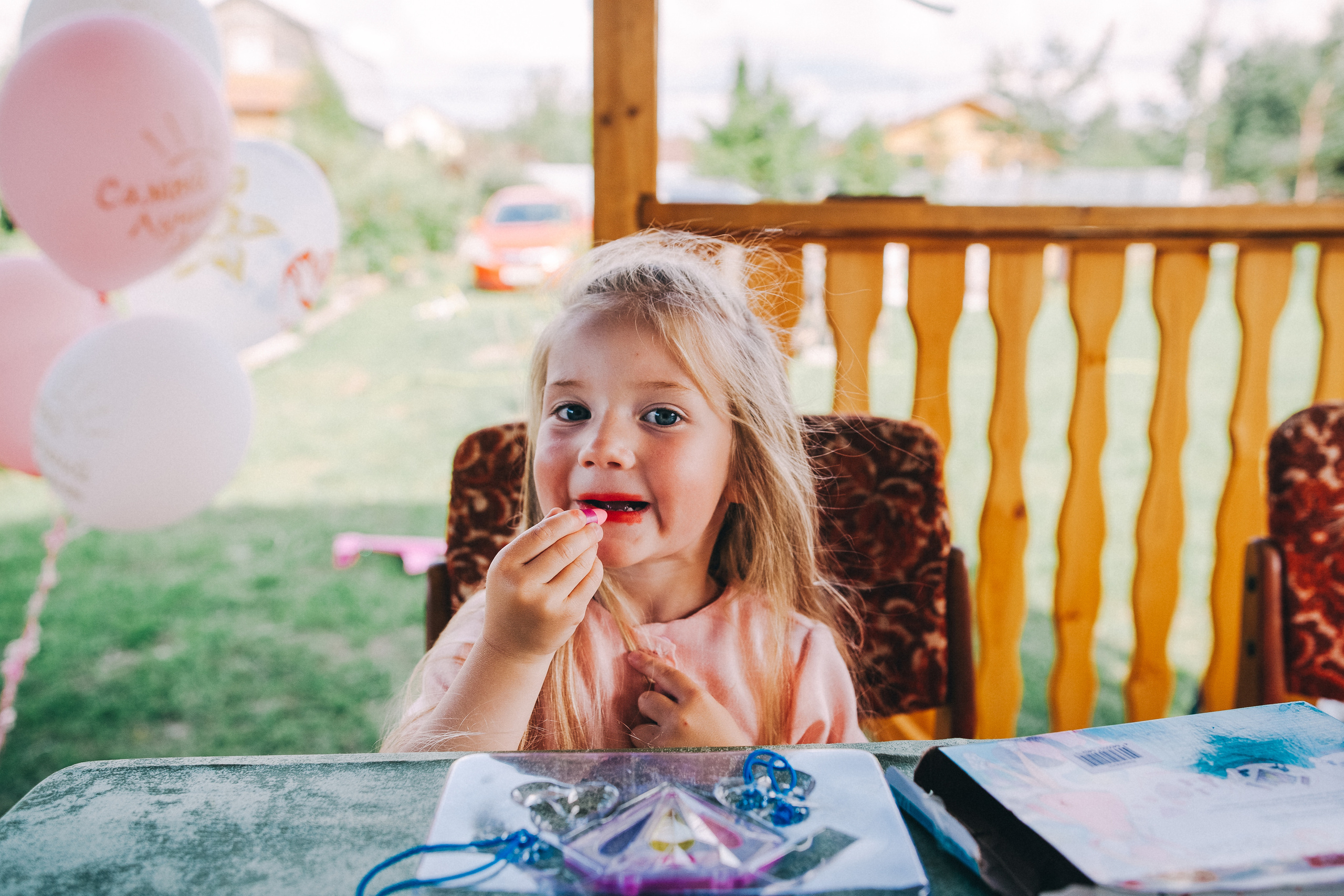 Ульяше 5 лет. Дачный деньрожденский день. Семейный фотограф, фотограф родов, репортажей фотограф в Санкт-Петербу