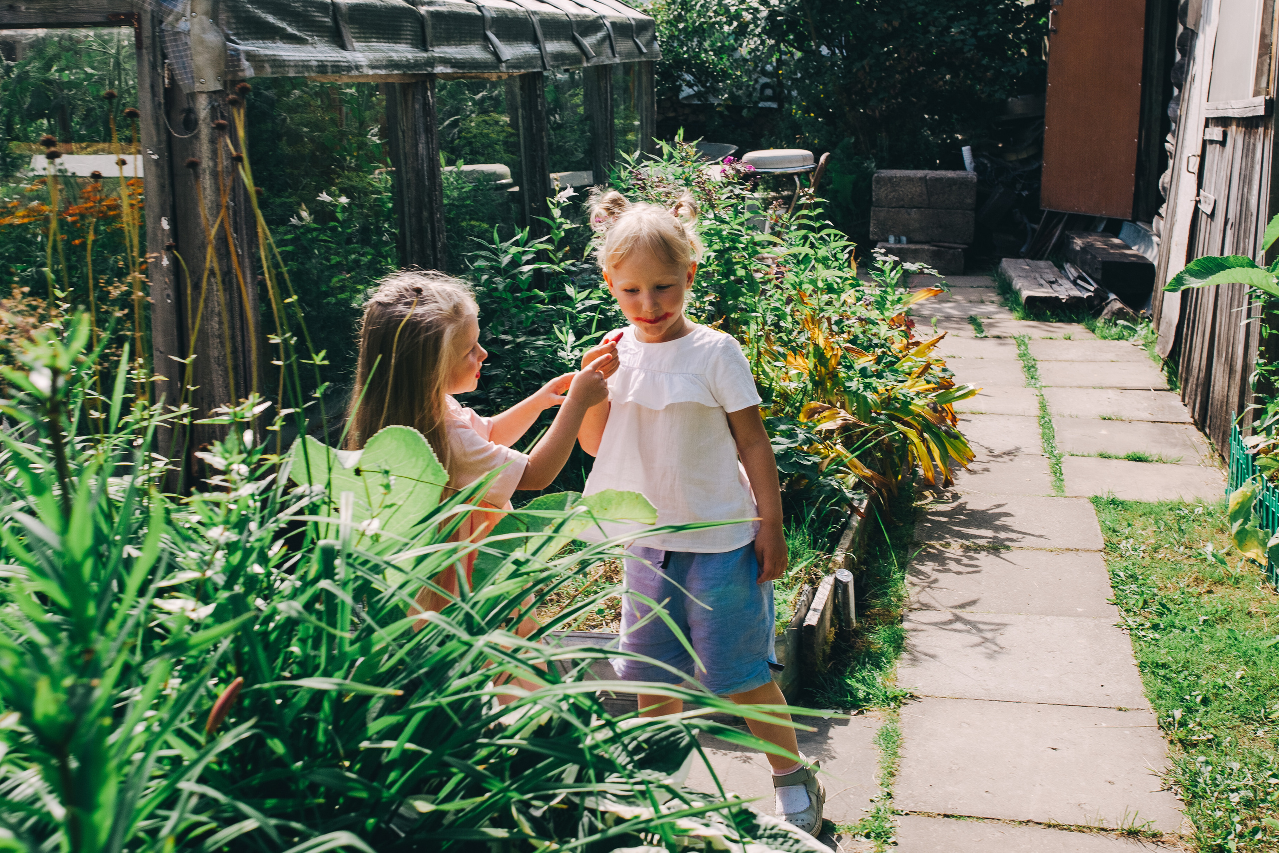 Ульяше 5 лет. Дачный деньрожденский день. Семейный фотограф, фотограф родов, репортажей фотограф в Санкт-Петербу