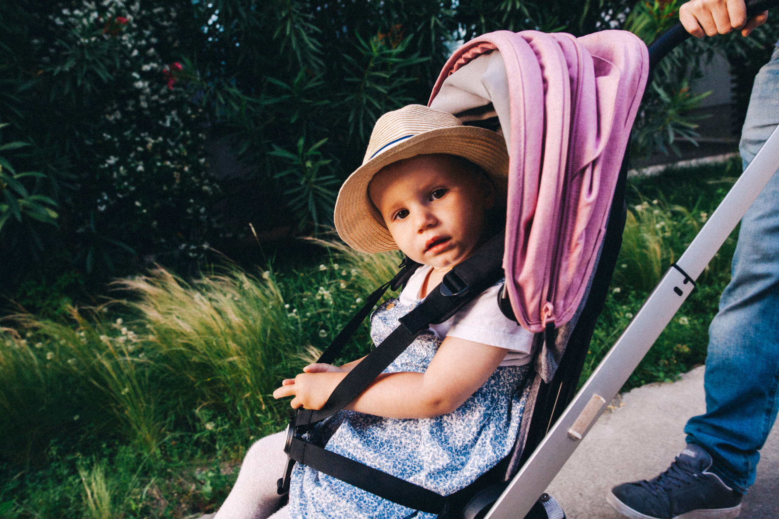 Вася, Маша, Соня. Отпуск в Адлере. Семейный фотограф, фотограф родов, репортажей фотограф в Санкт-Петербу