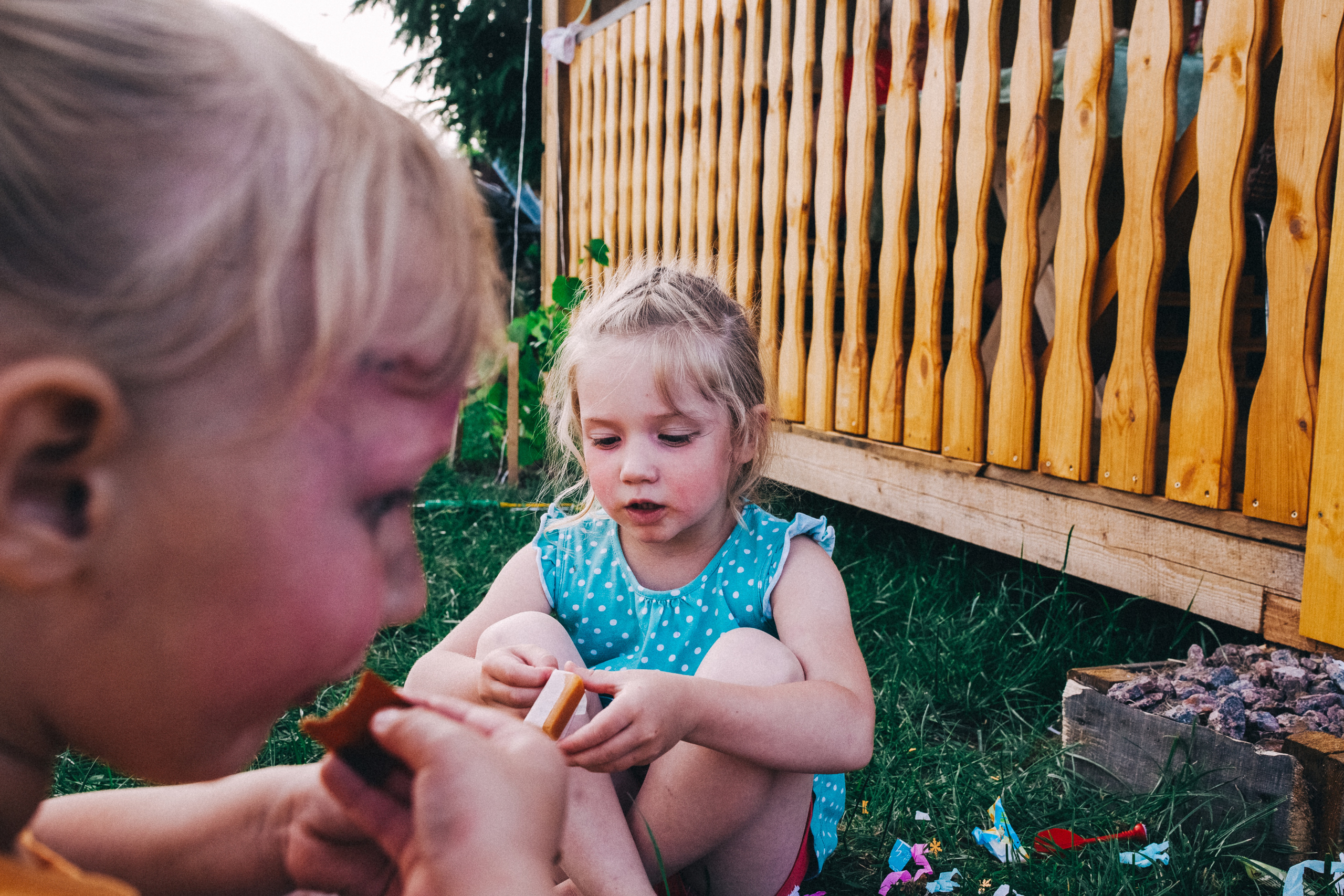 Ульяше 5 лет. Дачный деньрожденский день. Семейный фотограф, фотограф родов, репортажей фотограф в Санкт-Петербу