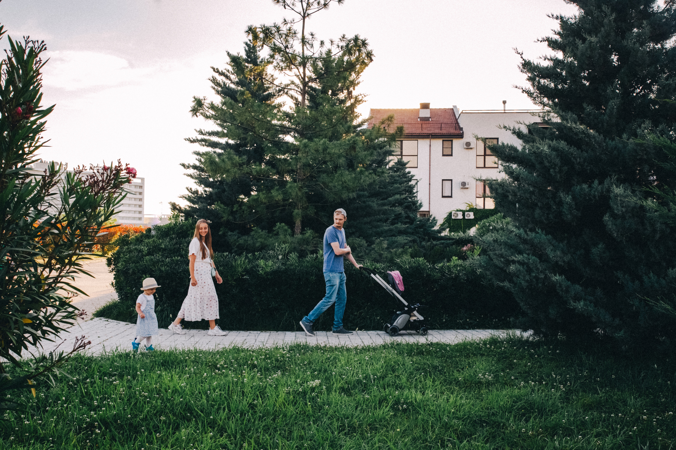 Вася, Маша, Соня. Отпуск в Адлере. Семейный фотограф, фотограф родов, репортажей фотограф в Санкт-Петербу