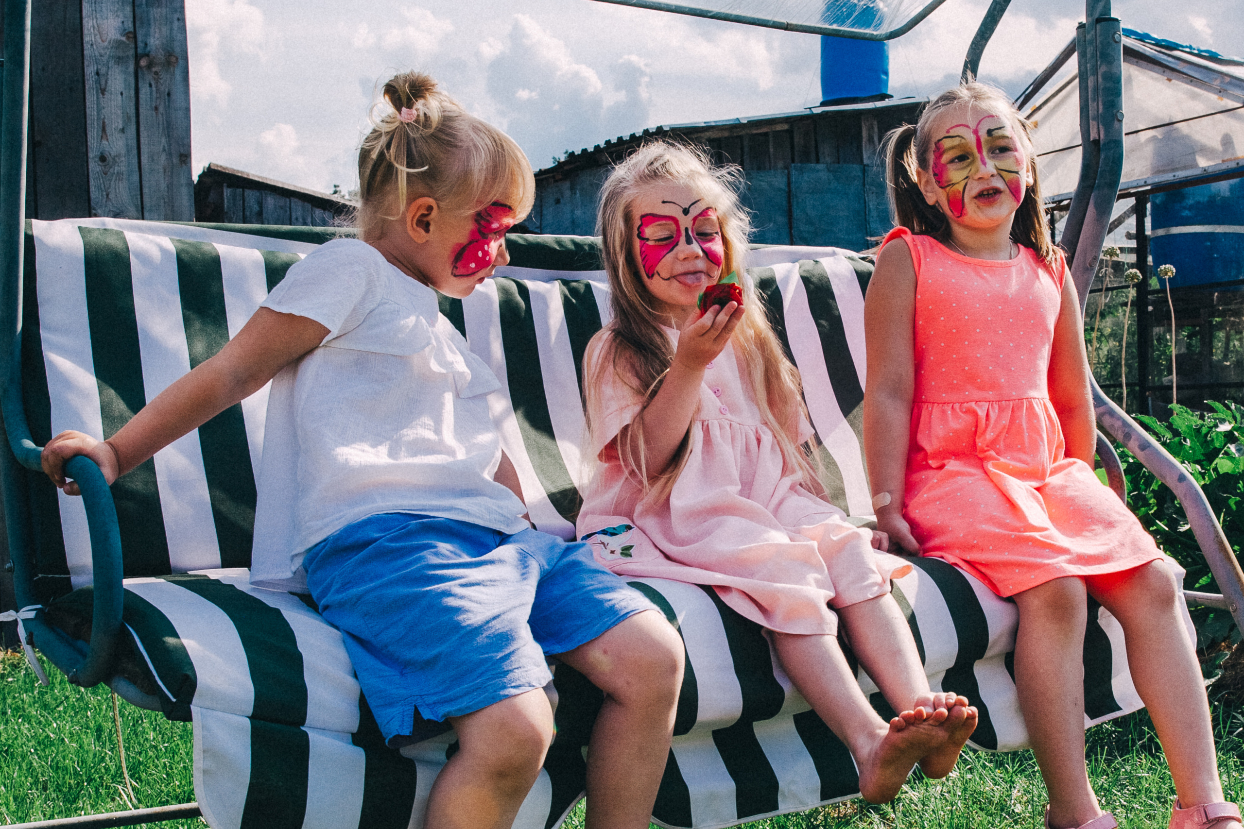 Ульяше 5 лет. Дачный деньрожденский день. Семейный фотограф, фотограф родов, репортажей фотограф в Санкт-Петербу