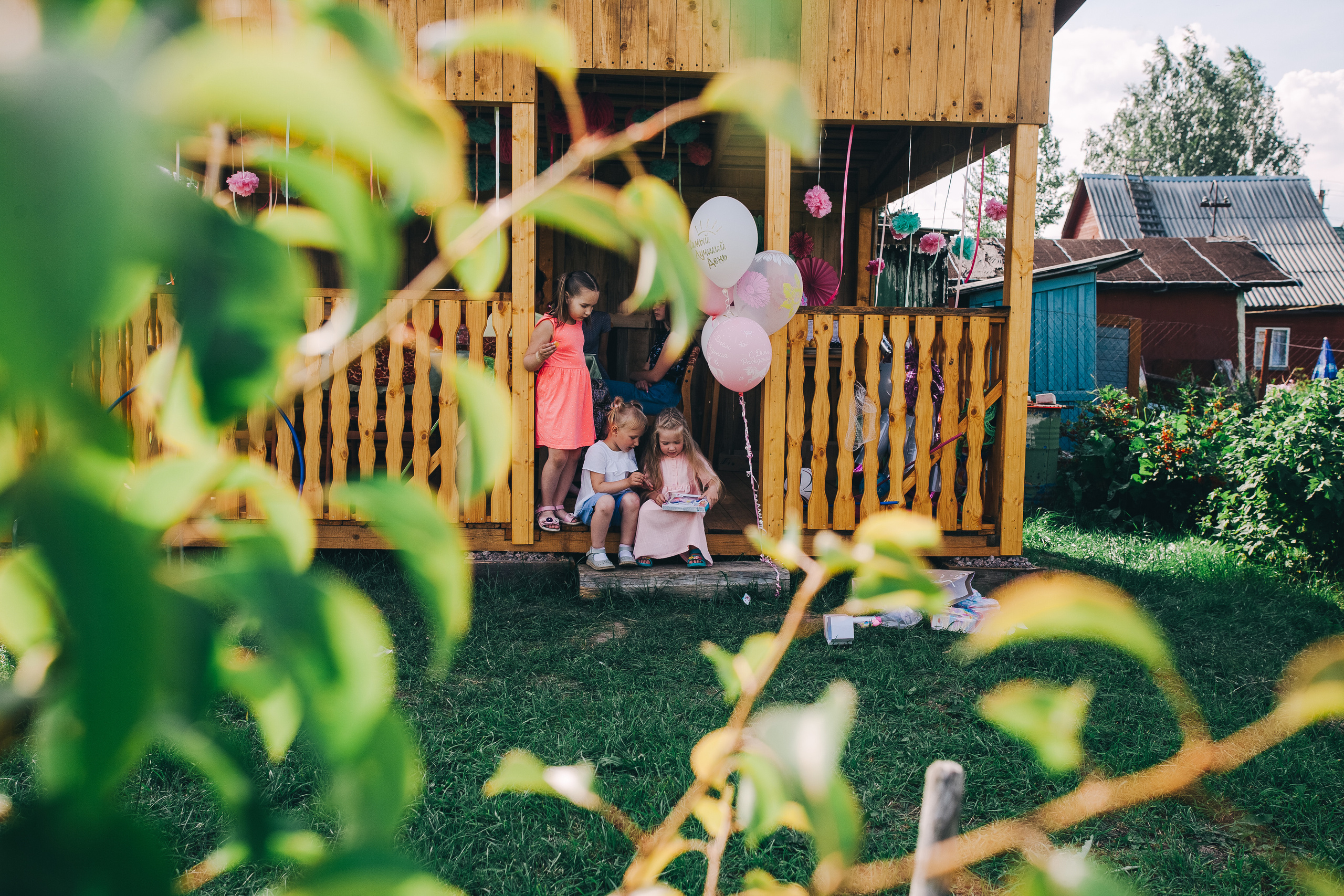 Ульяше 5 лет. Дачный деньрожденский день. Семейный фотограф, фотограф родов, репортажей фотограф в Санкт-Петербу