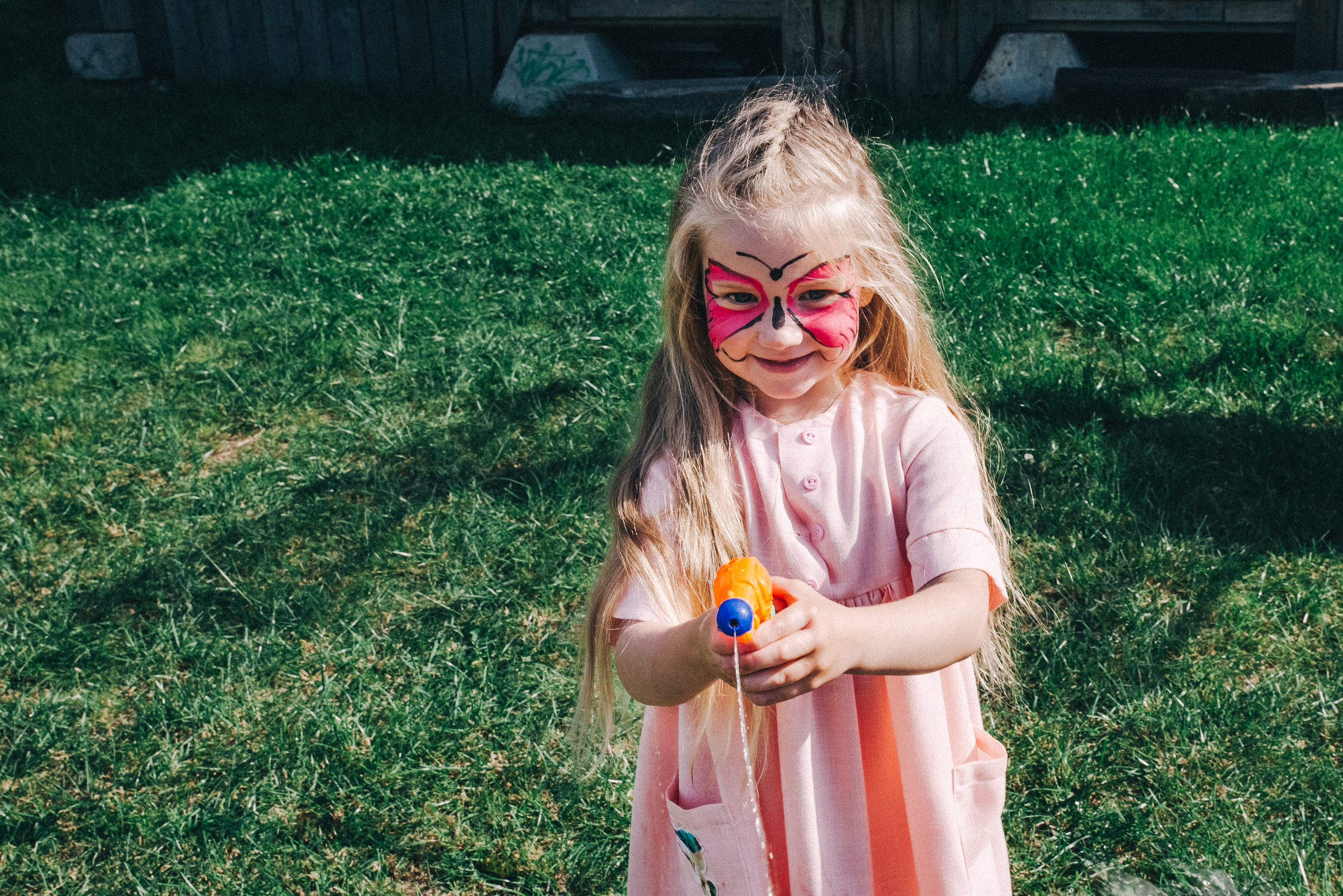 Ульяше 5 лет. Дачный деньрожденский день. Семейный фотограф, фотограф родов, репортажей фотограф в Санкт-Петербу