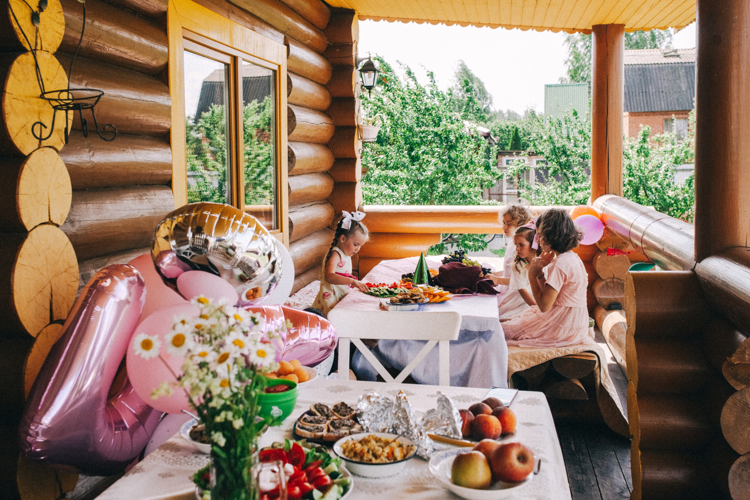 Есении 5 лет. ДР на даче. Семейный фотограф, фотограф родов, репортажей фотограф в Санкт-Петербу